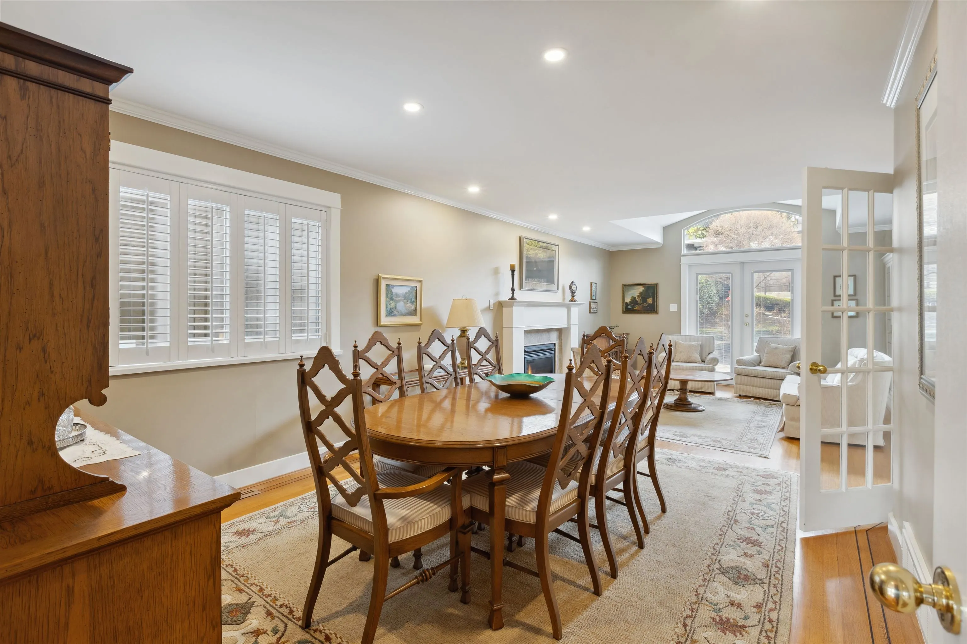 1274 Esquimalt Avenue