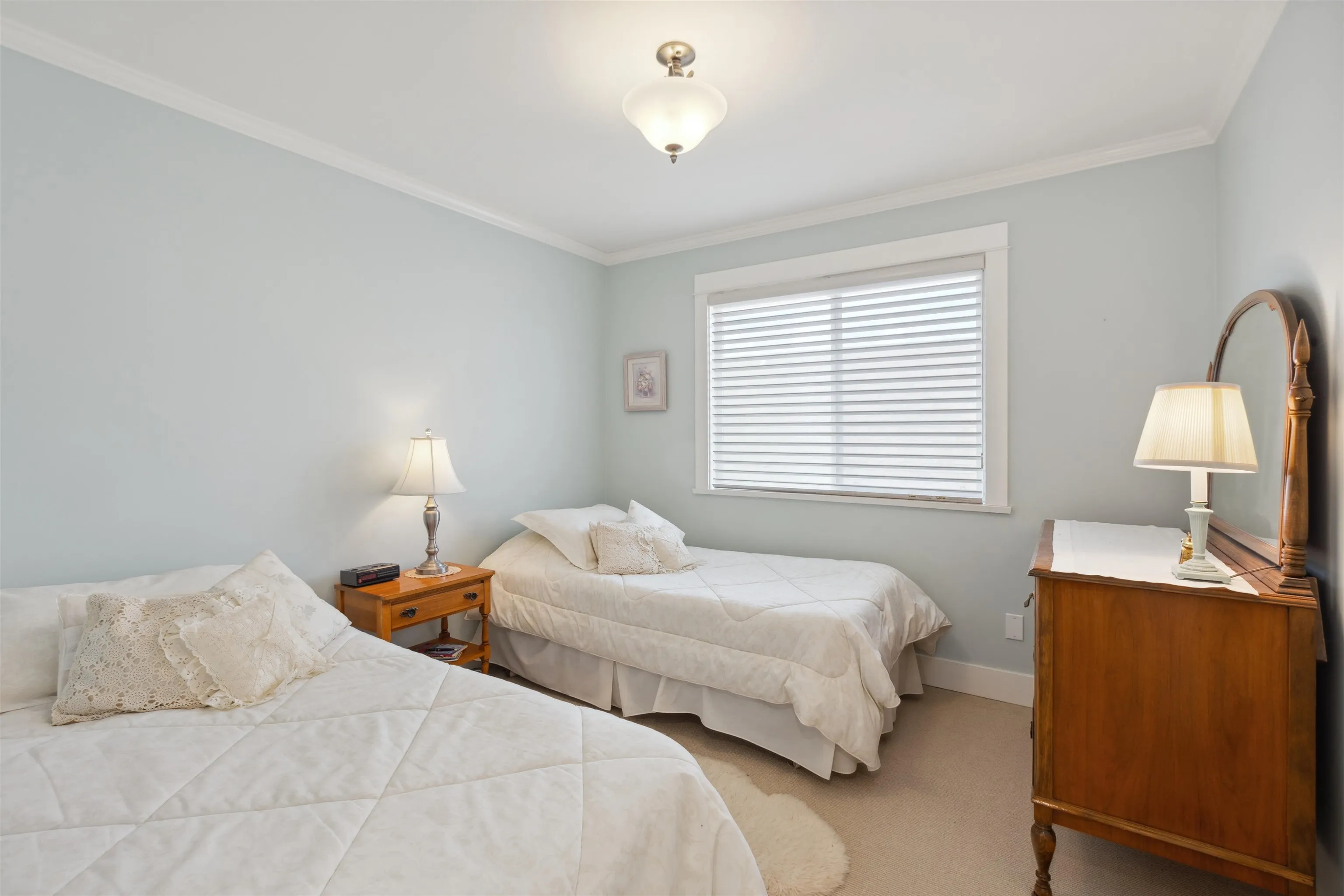 1274 Esquimalt Avenue