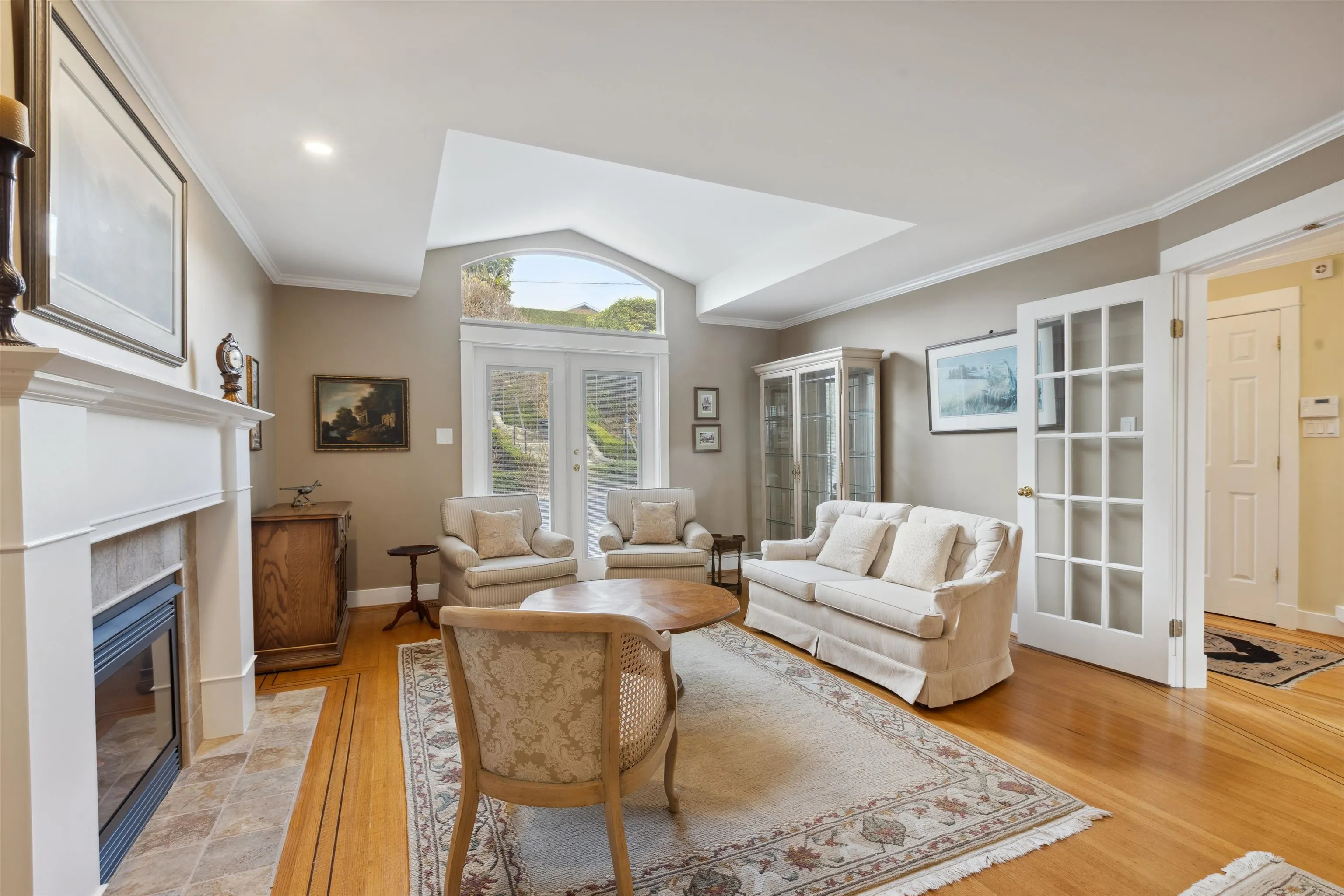 1274 Esquimalt Avenue