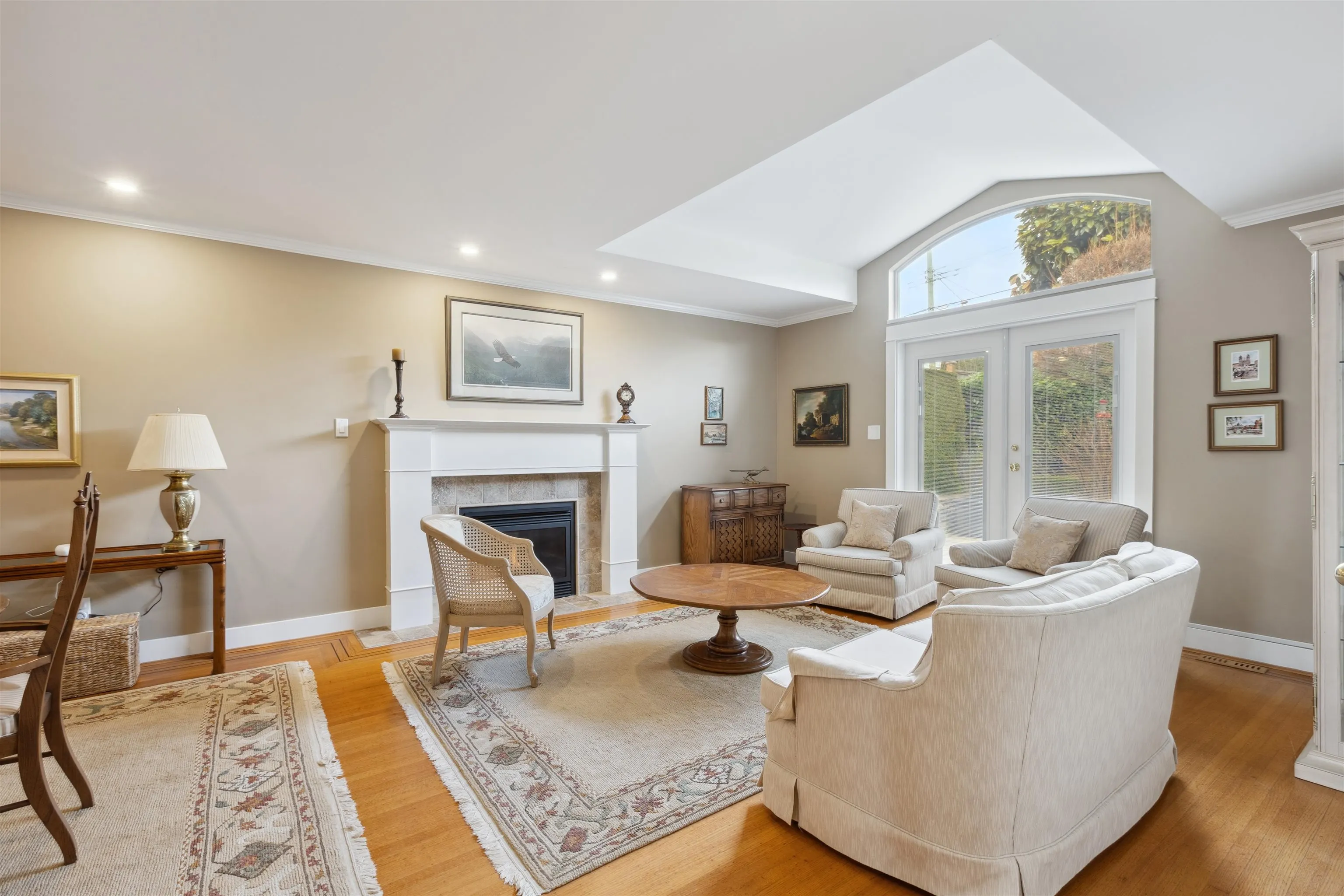1274 Esquimalt Avenue