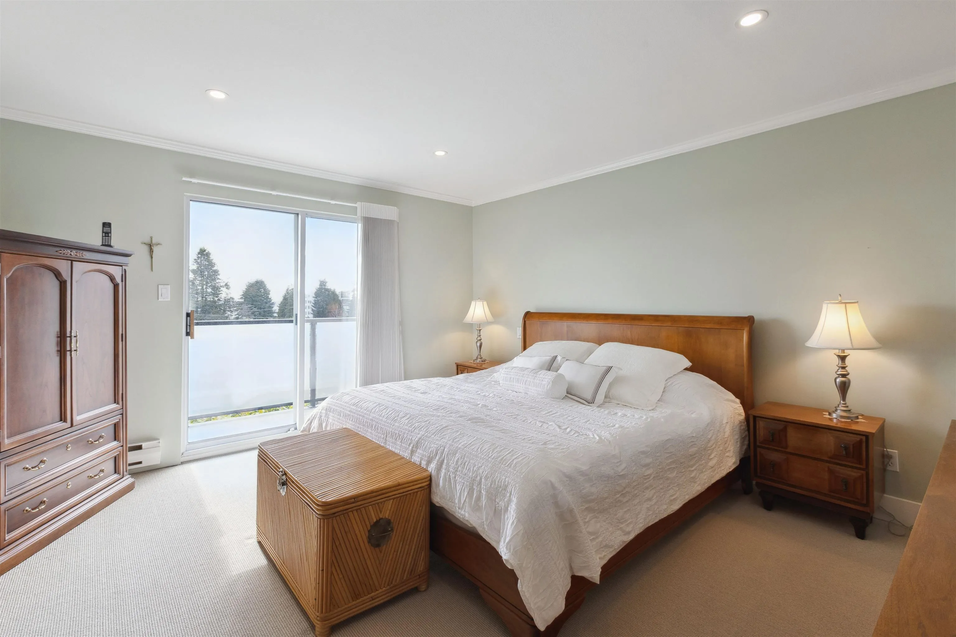 1274 Esquimalt Avenue