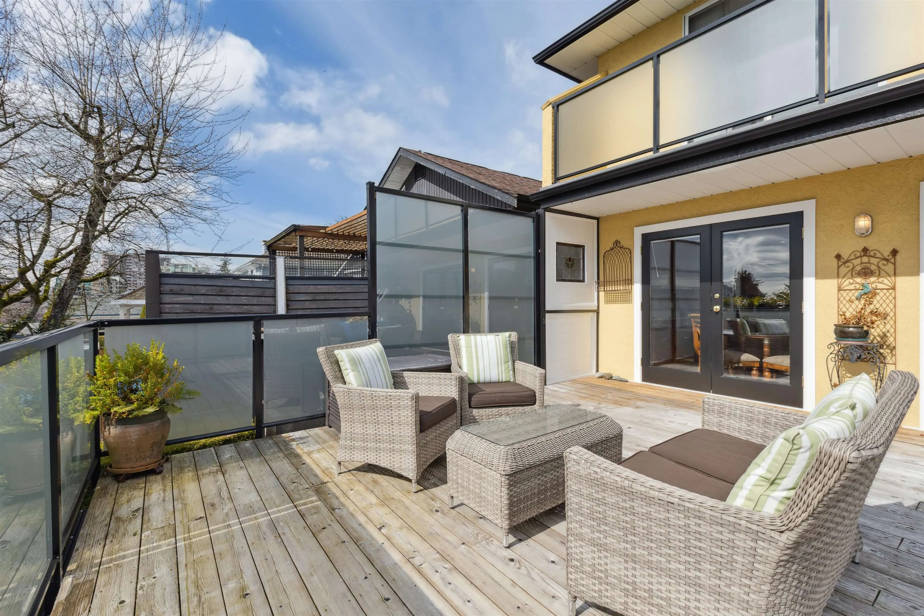 1274 Esquimalt Avenue
