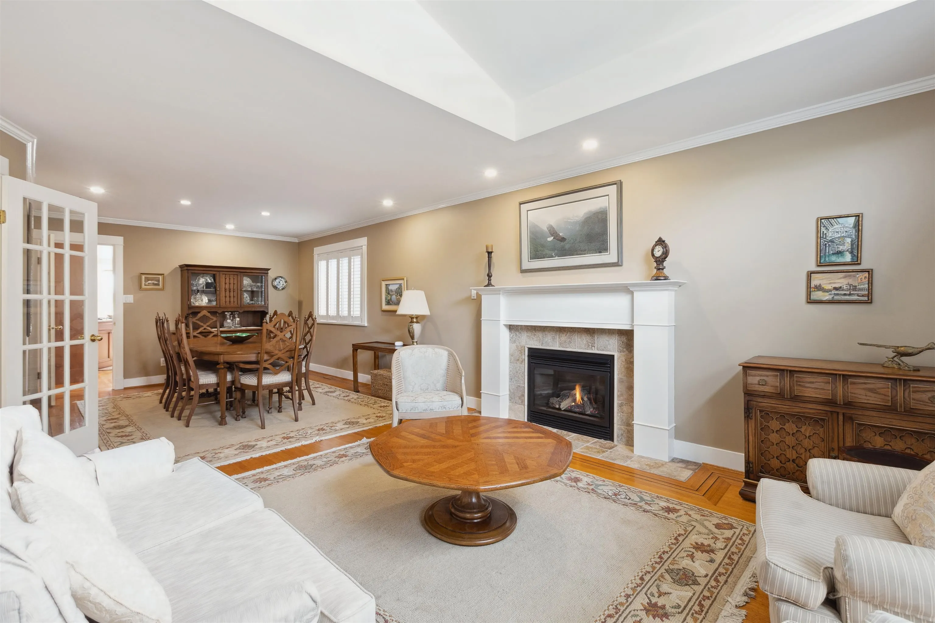 1274 Esquimalt Avenue