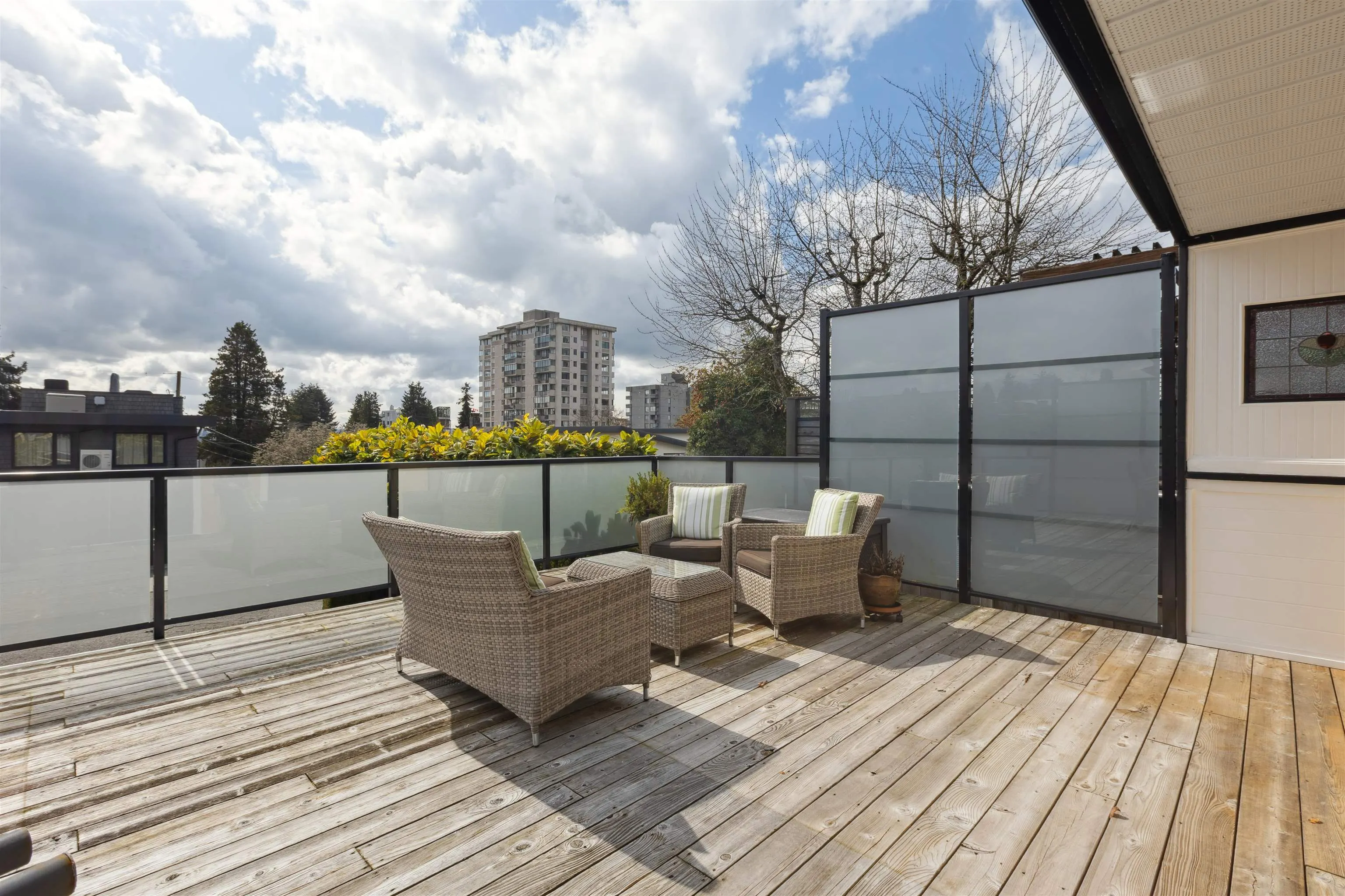 1274 Esquimalt Avenue