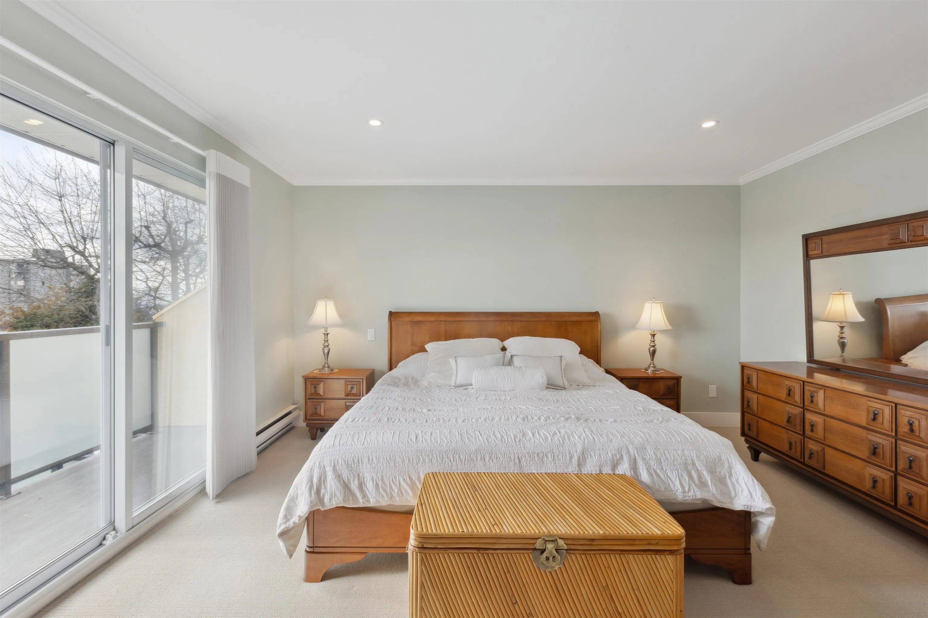 1274 Esquimalt Avenue