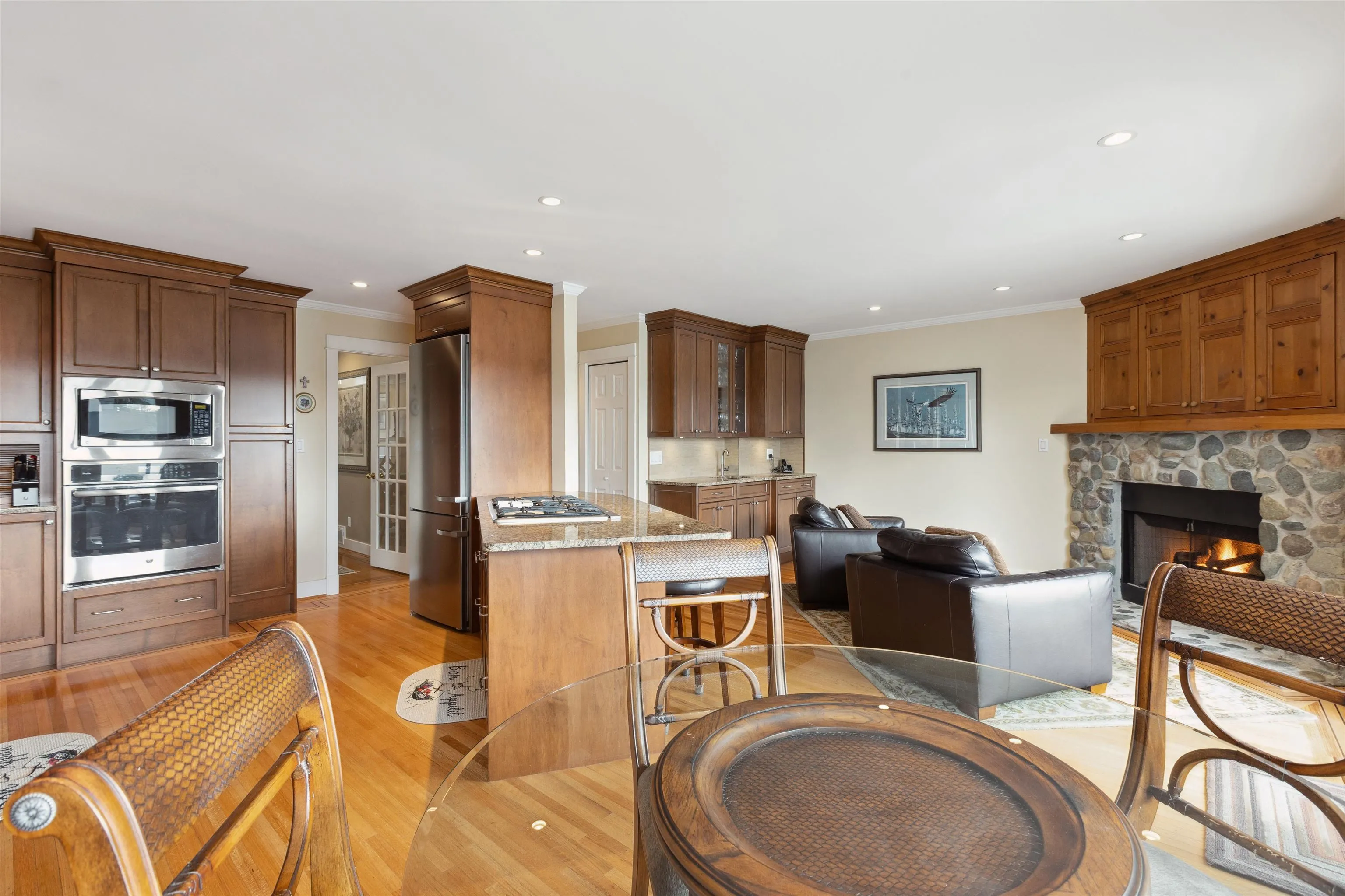 1274 Esquimalt Avenue