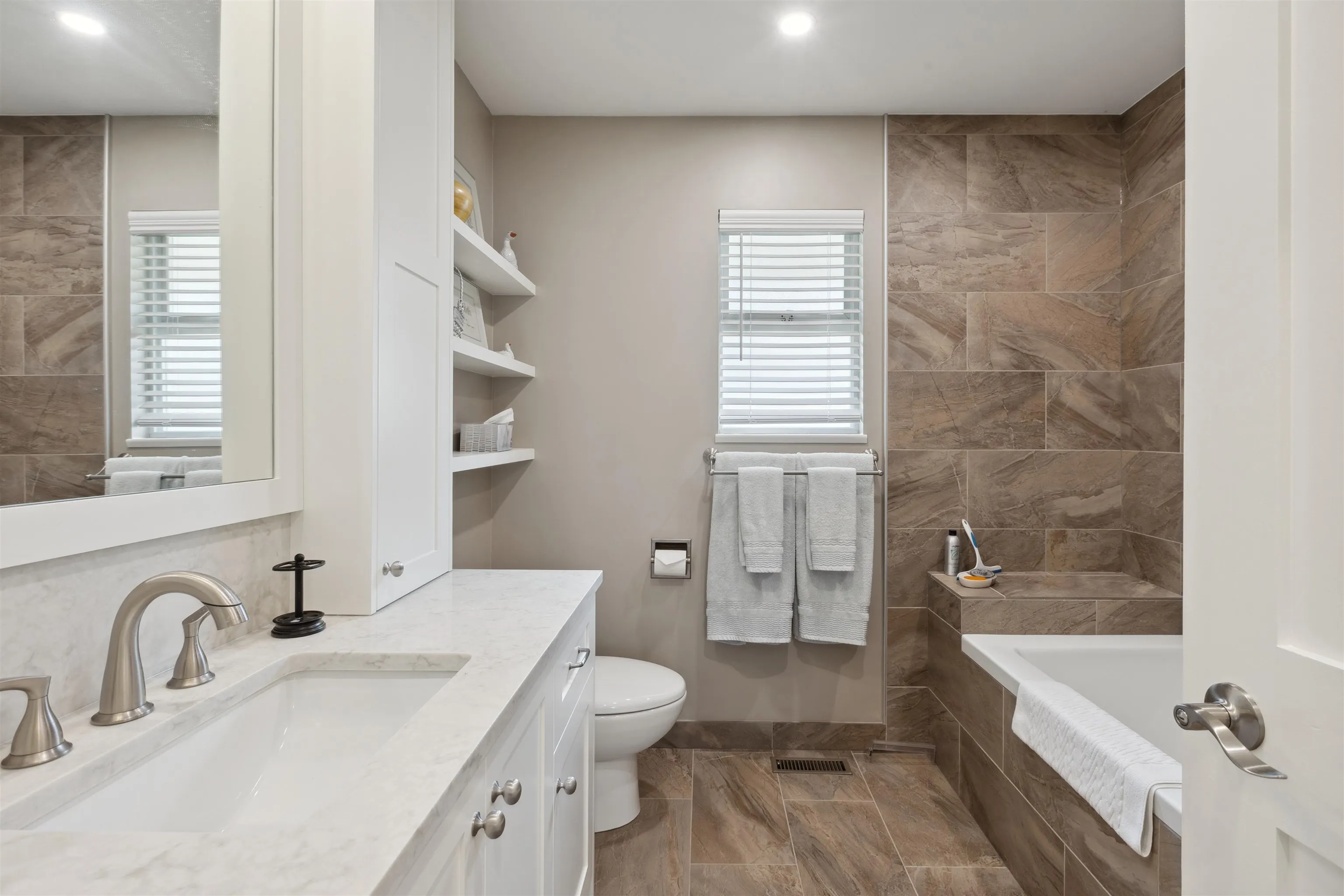 1274 Esquimalt Avenue