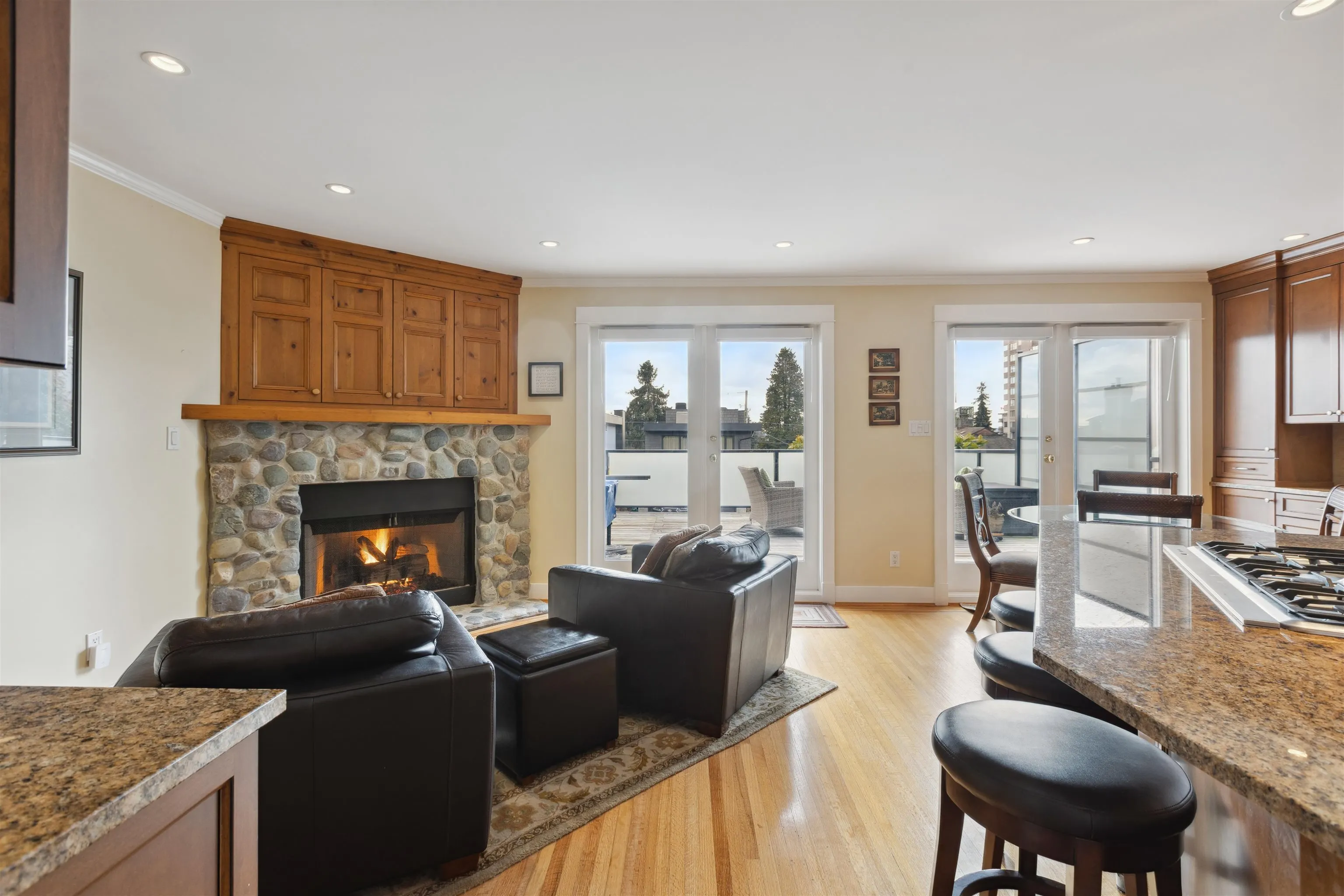1274 Esquimalt Avenue