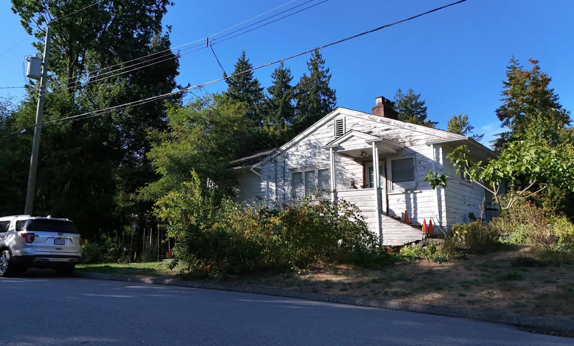 2405 Lloyd Avenue
