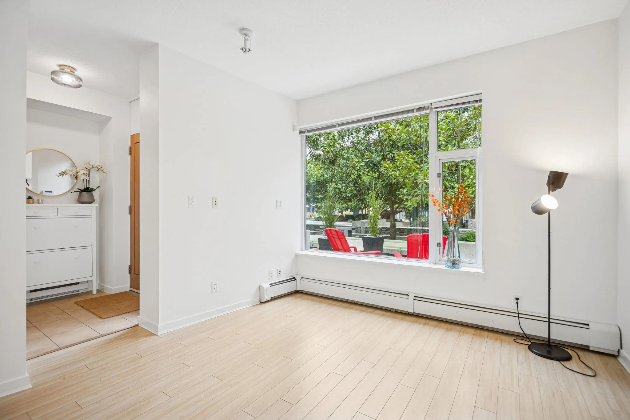 239 188 Keefer Place