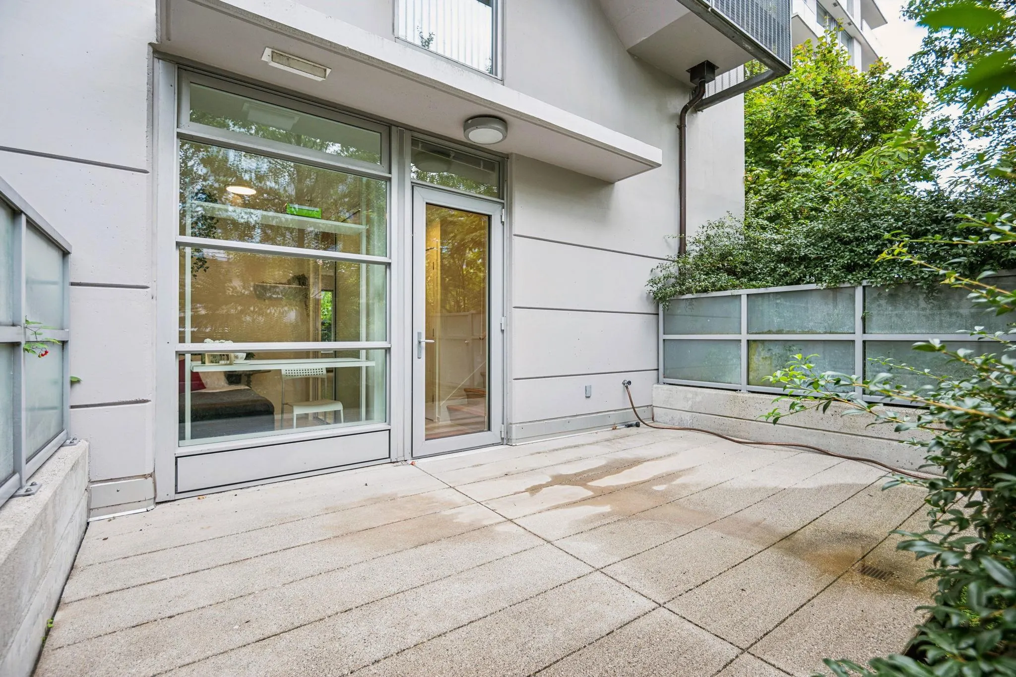 239 188 Keefer Place