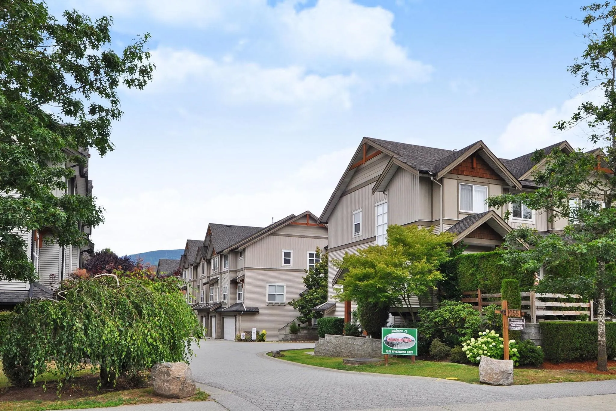 64 1055 Riverwood Gate