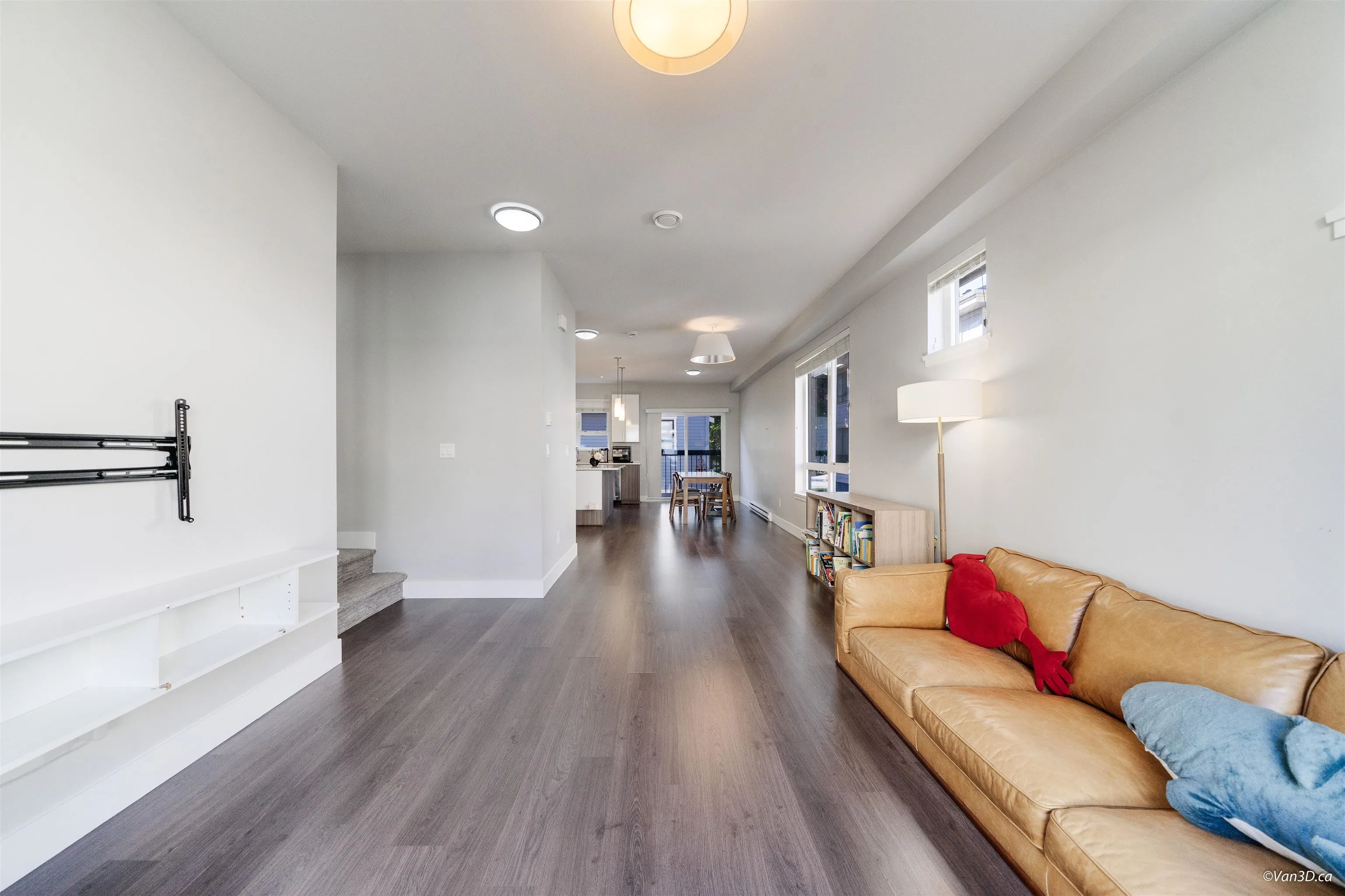 9 6028 Maple Road
