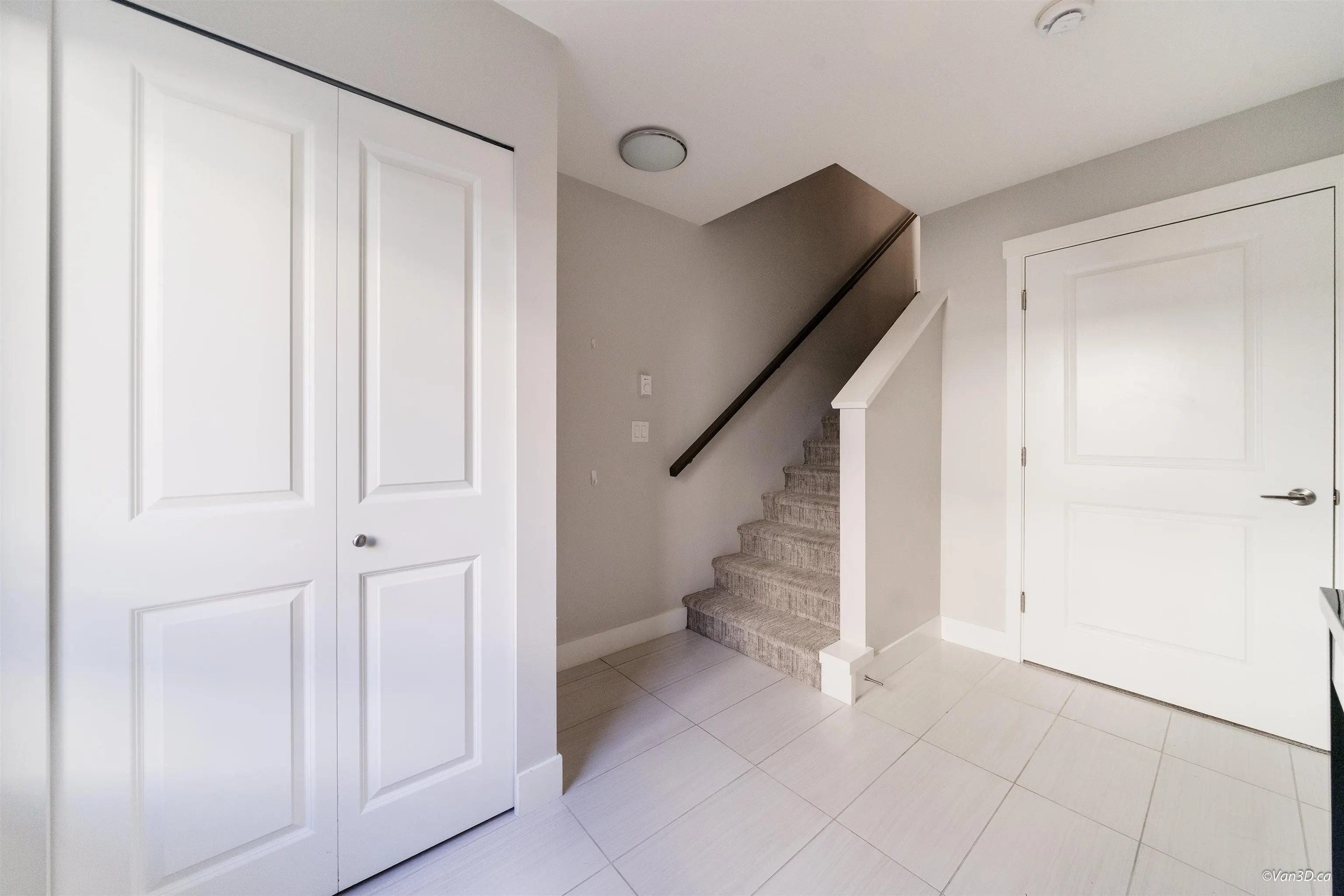 9 6028 Maple Road