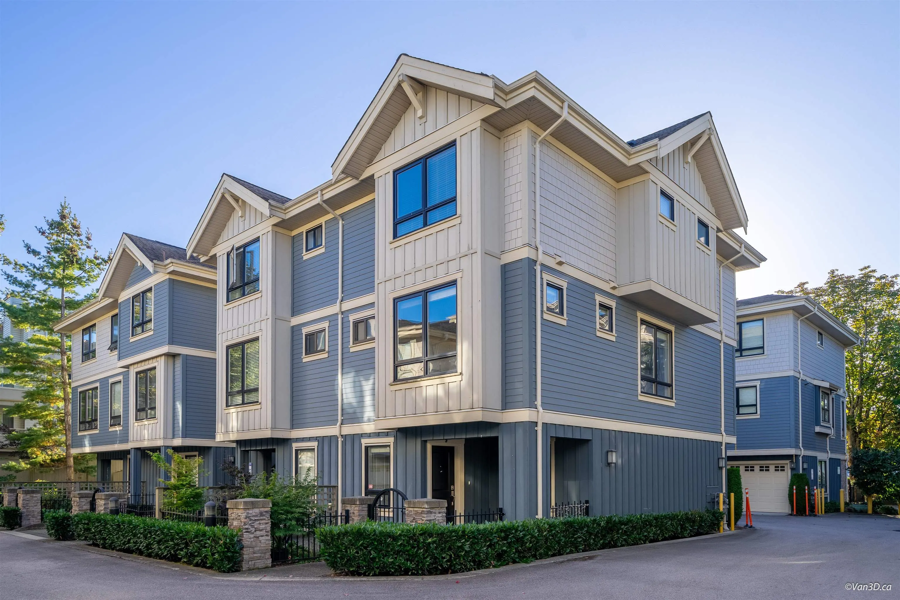 9 6028 Maple Road