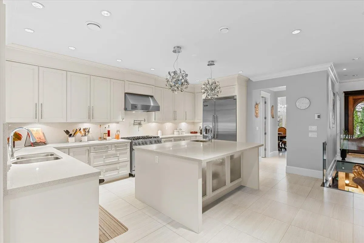 7158 Ridgeview Drive