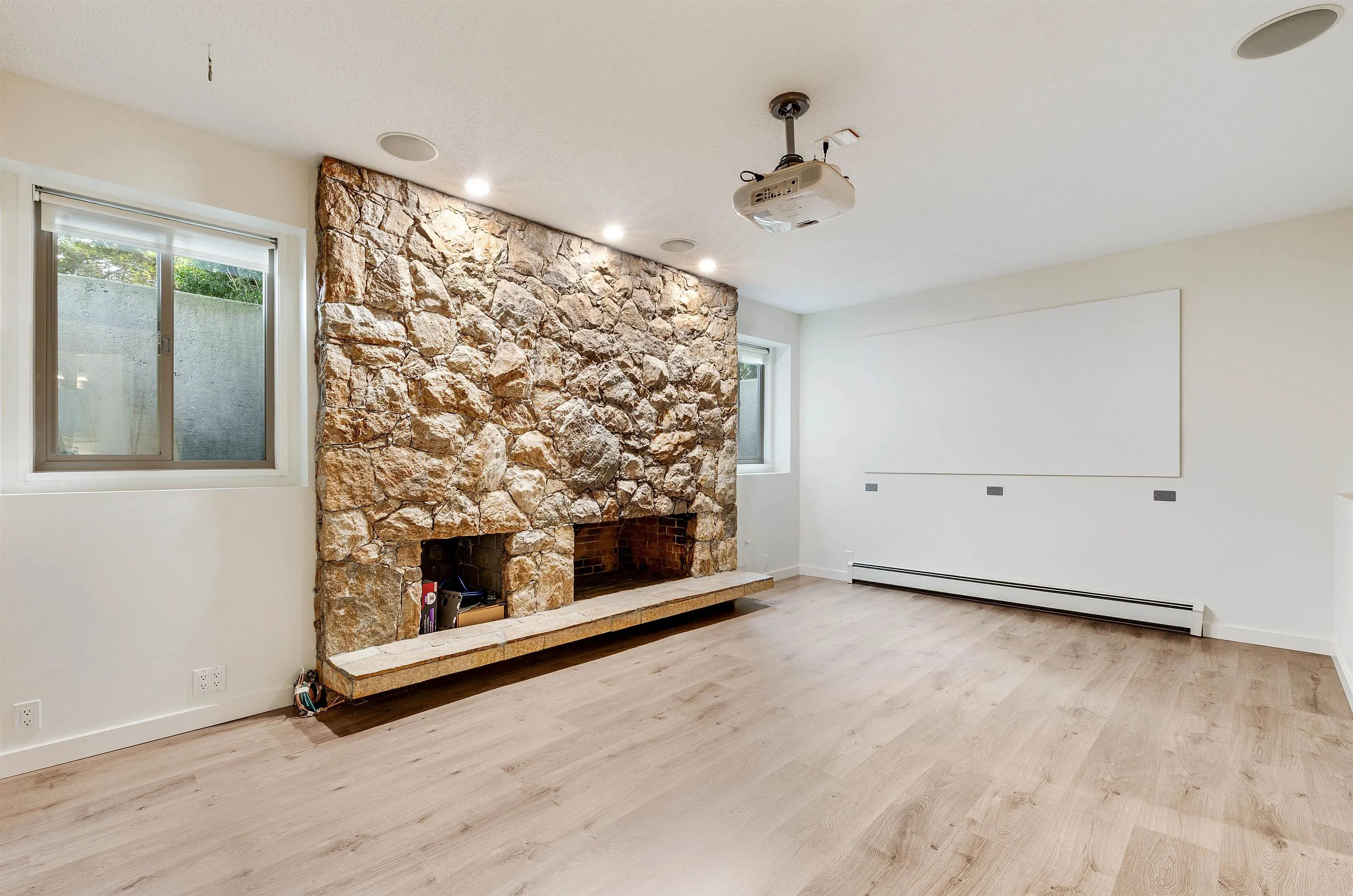 565 Tralee Crescent