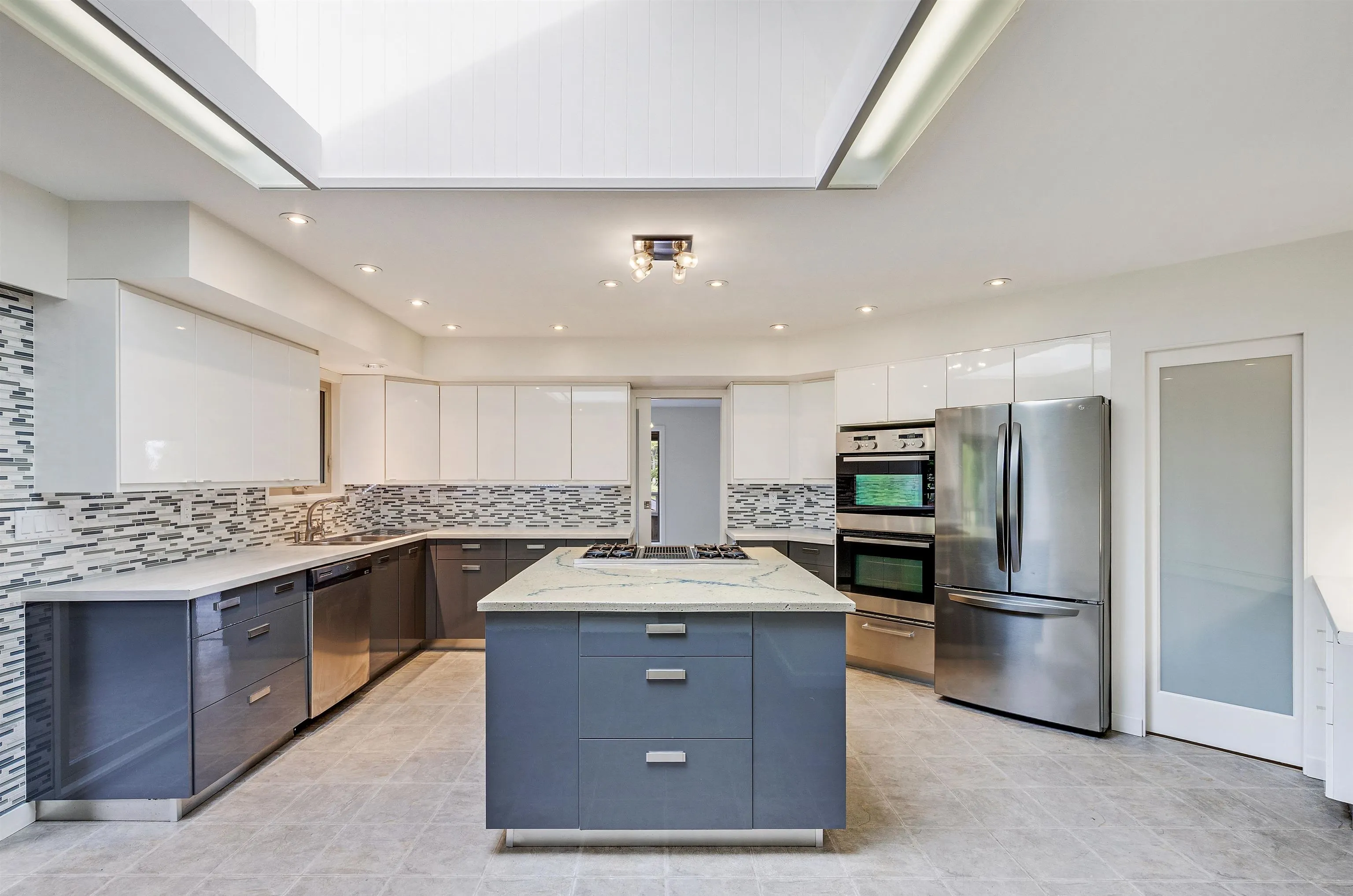 565 Tralee Crescent