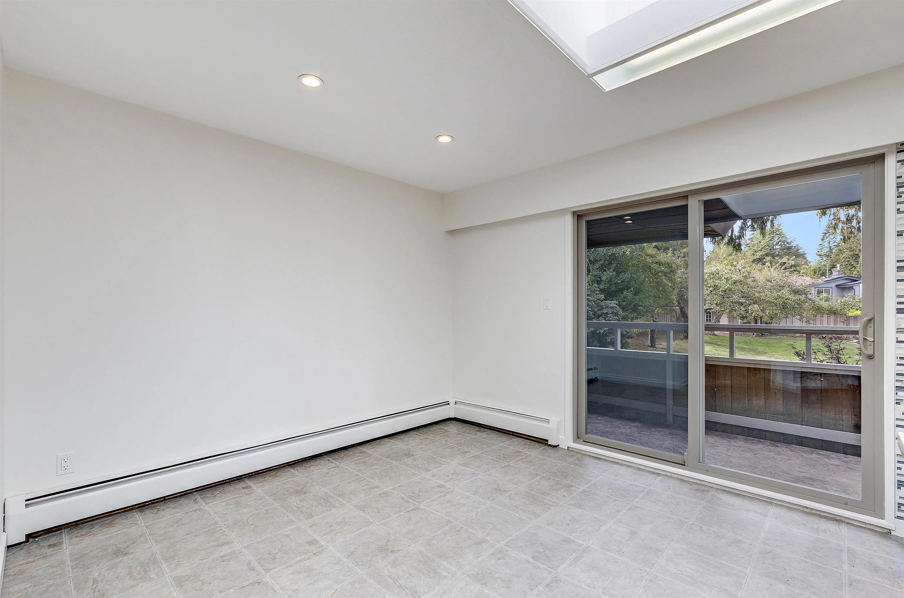565 Tralee Crescent