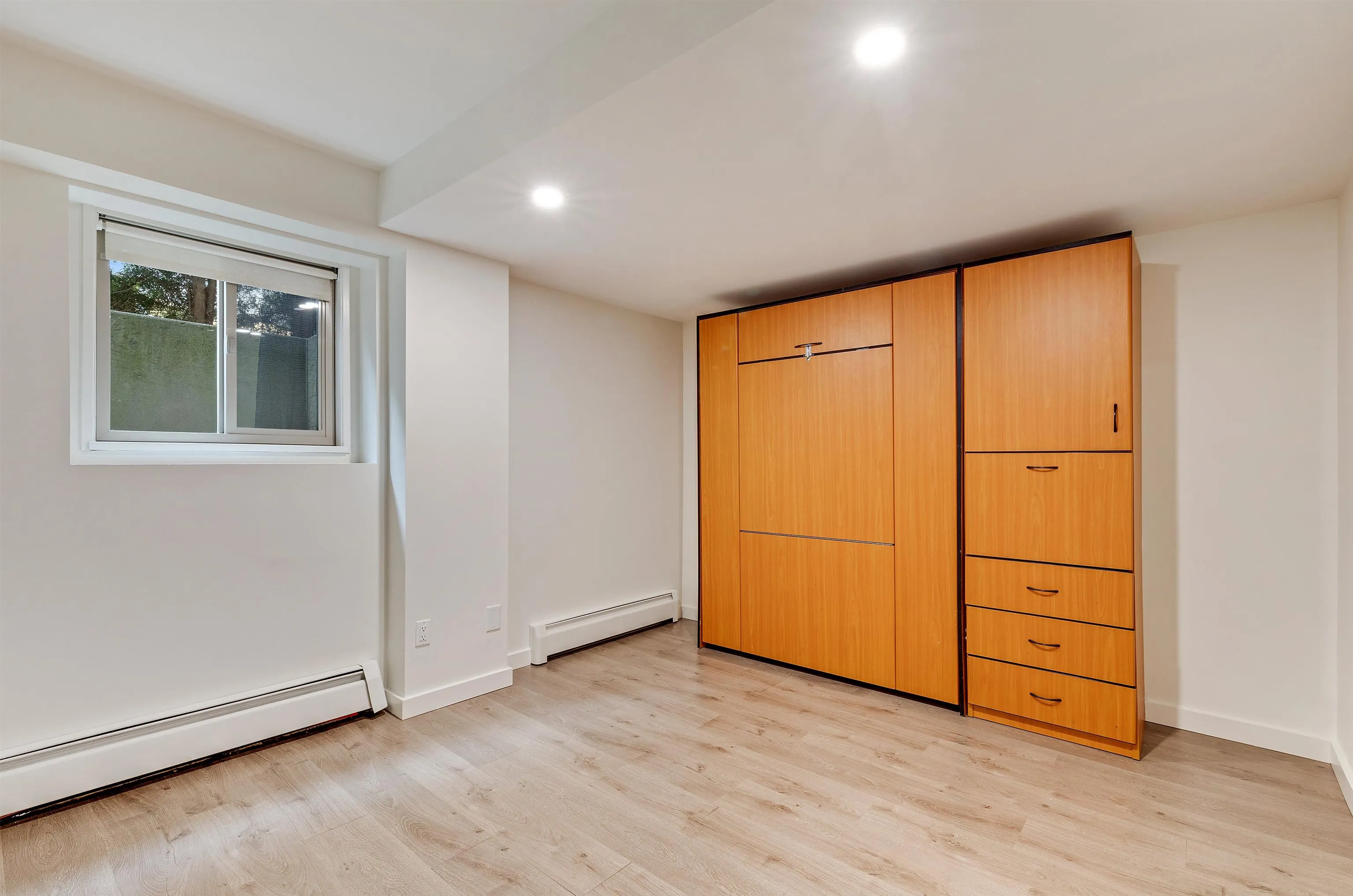 565 Tralee Crescent