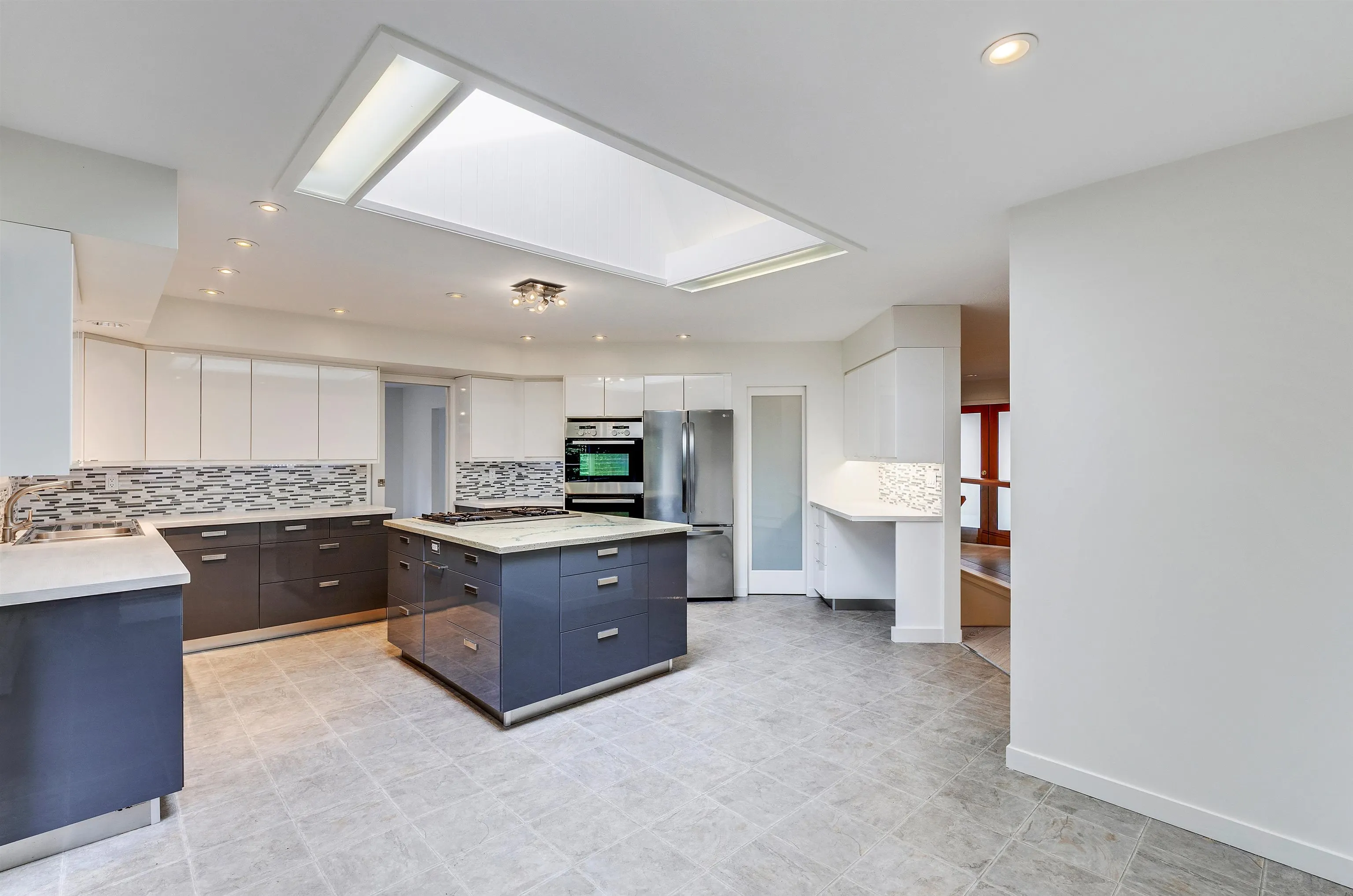 565 Tralee Crescent