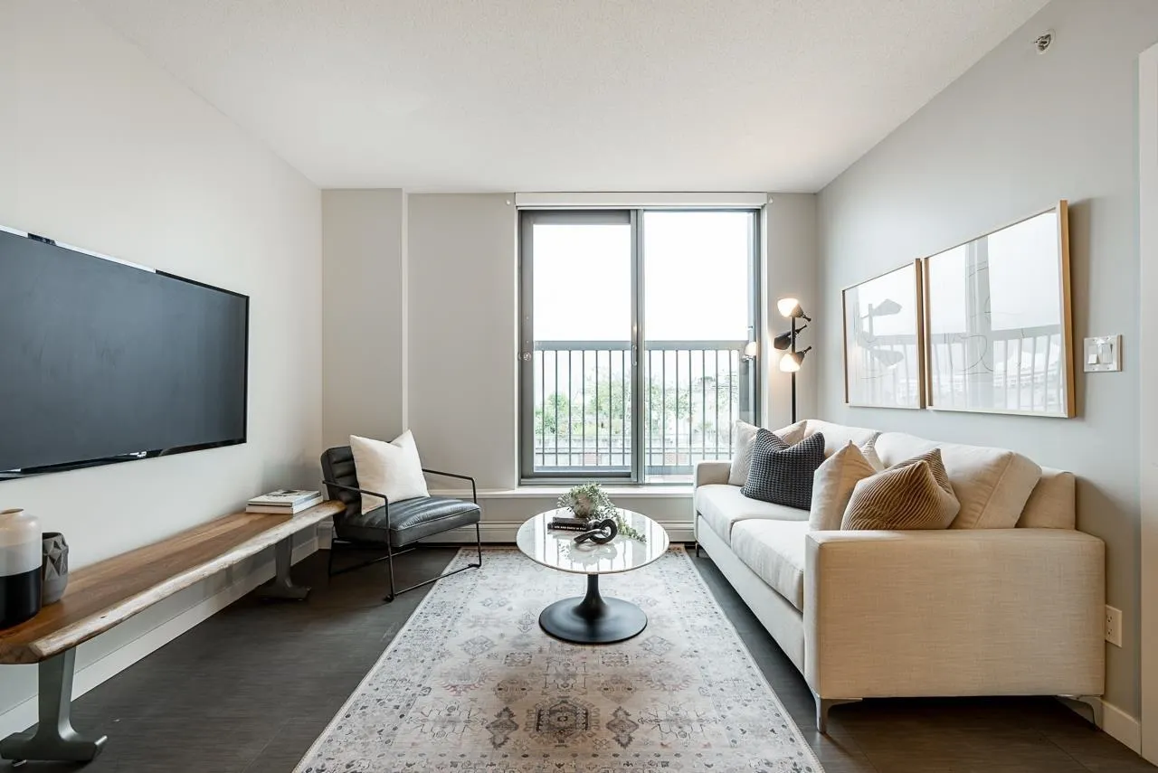 1011 66 W Cordova Street