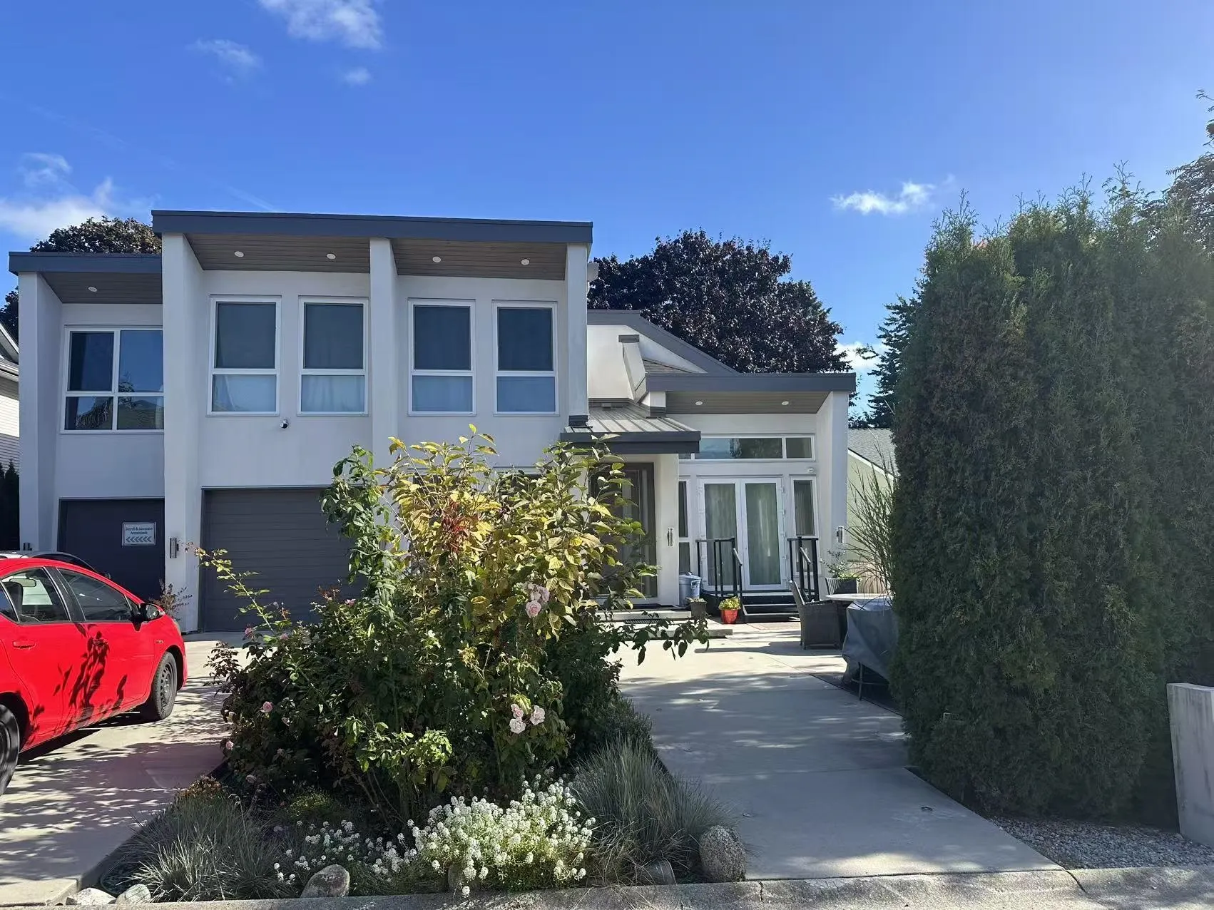 1525 King George Blvd