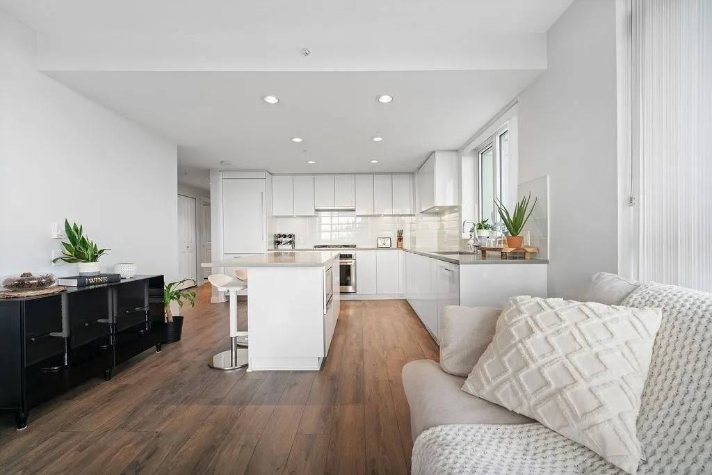 2901 2388 Madison Avenue
