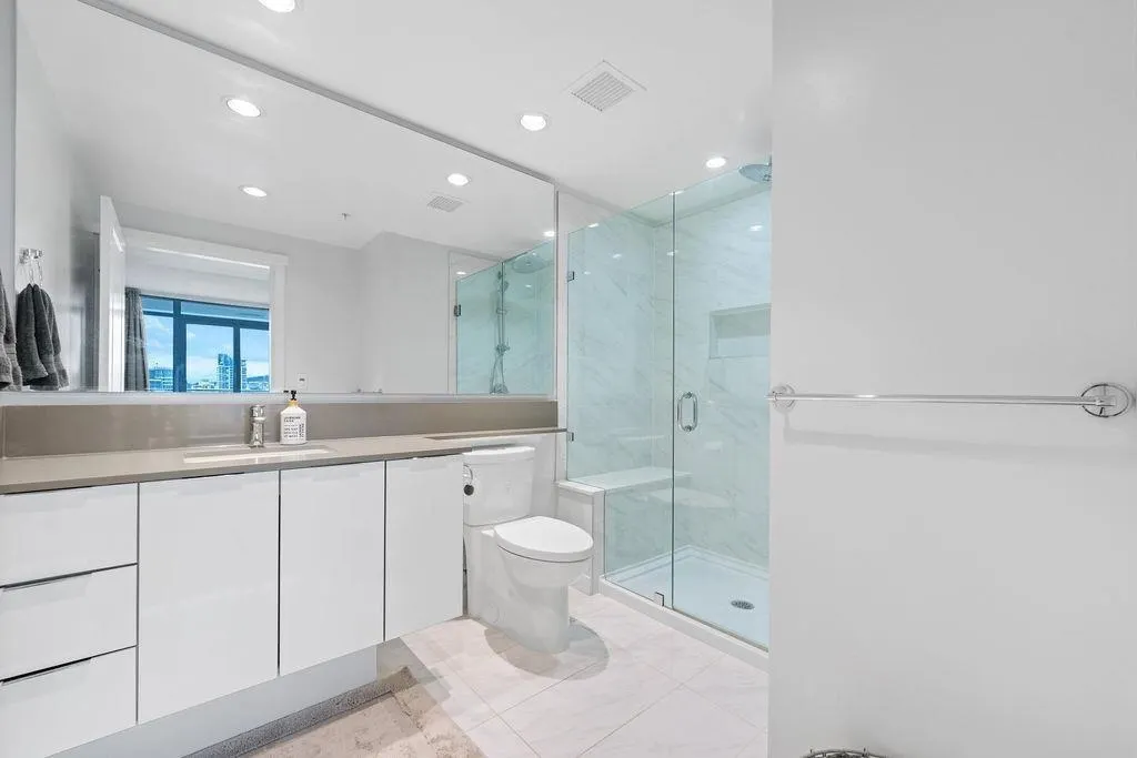 2901 2388 Madison Avenue