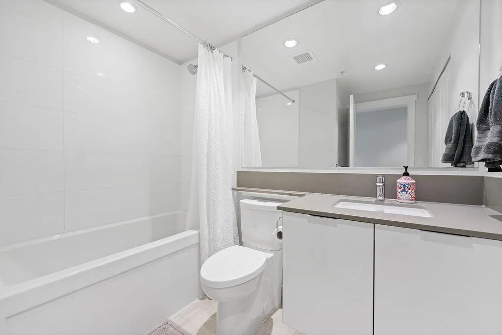 2901 2388 Madison Avenue