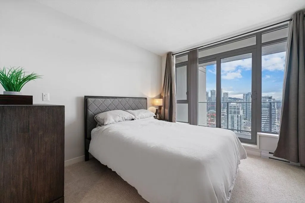 2901 2388 Madison Avenue