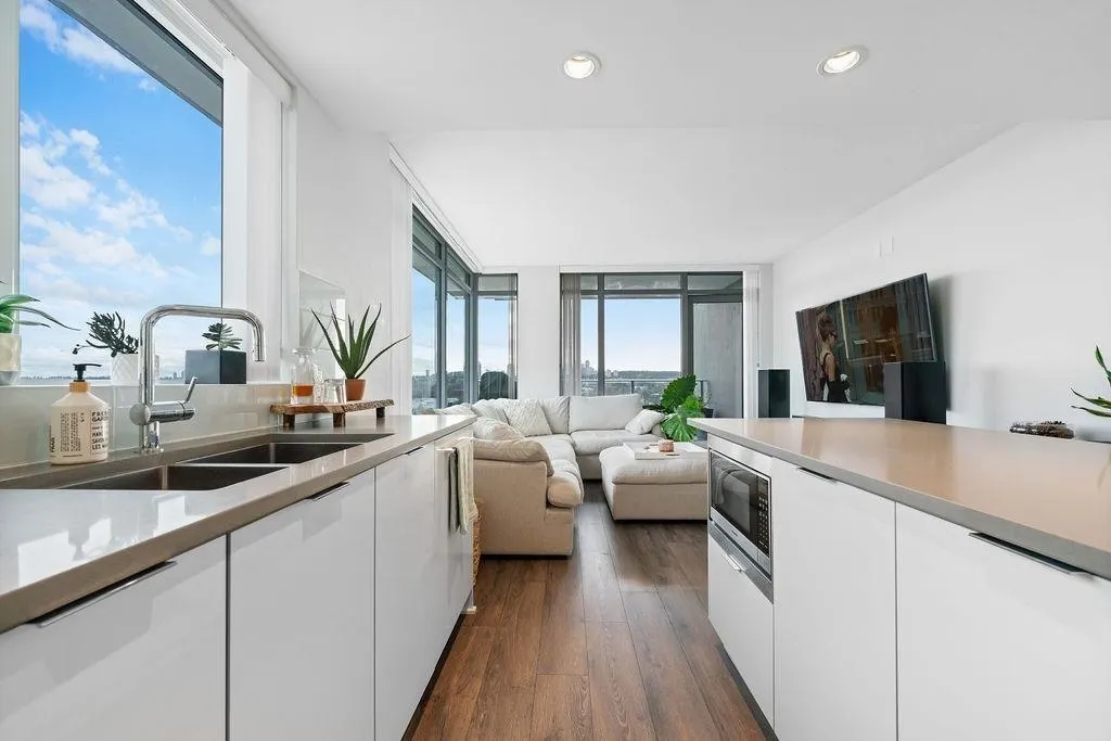2901 2388 Madison Avenue