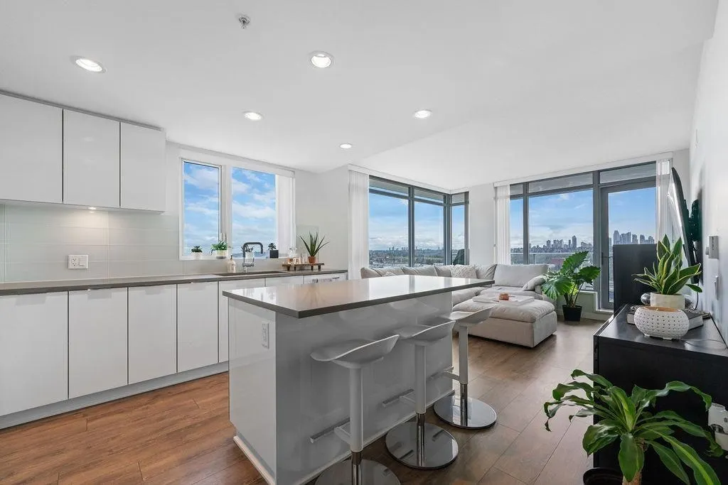 2901 2388 Madison Avenue