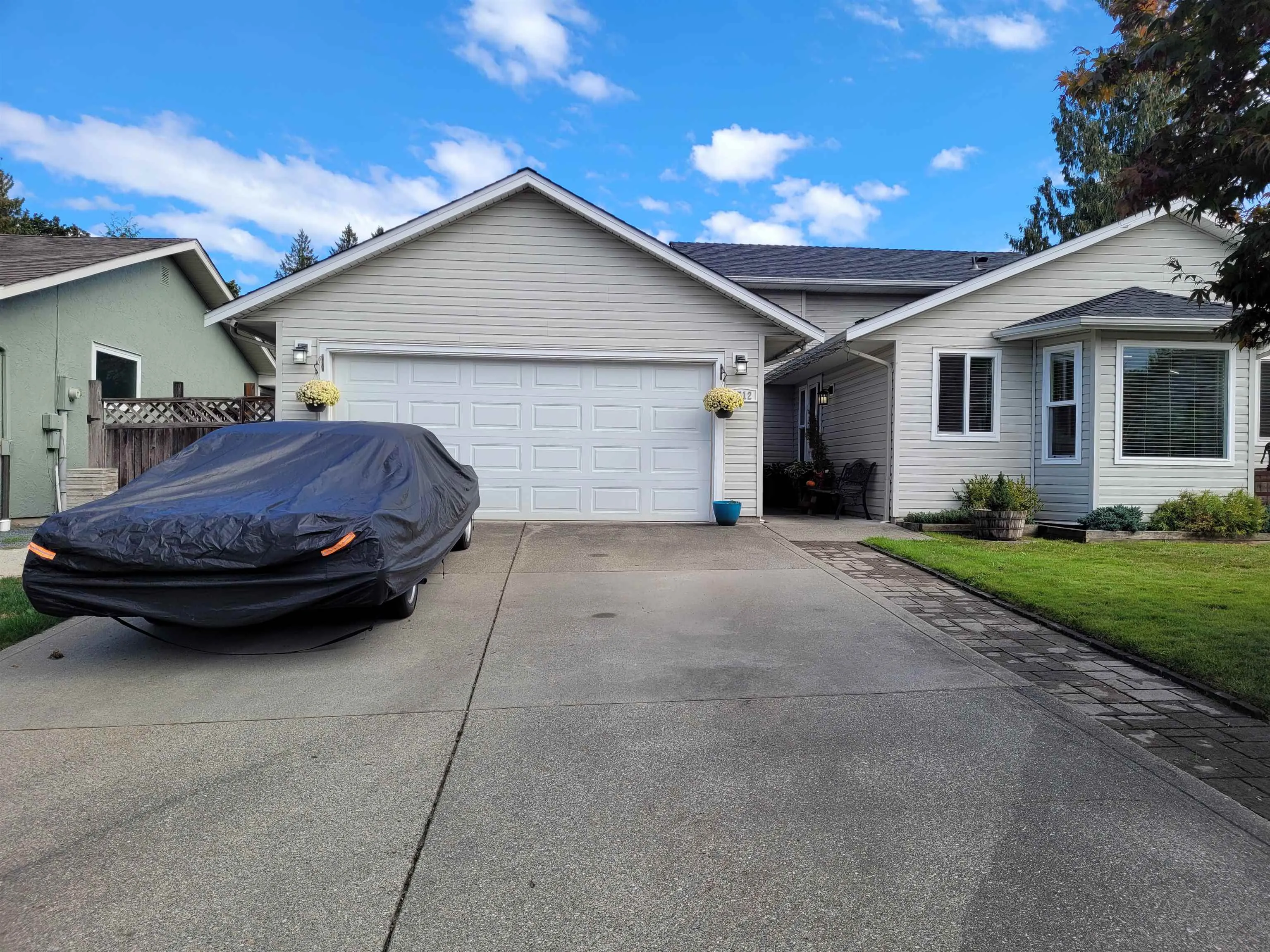 3712 Dunsmuir Way
