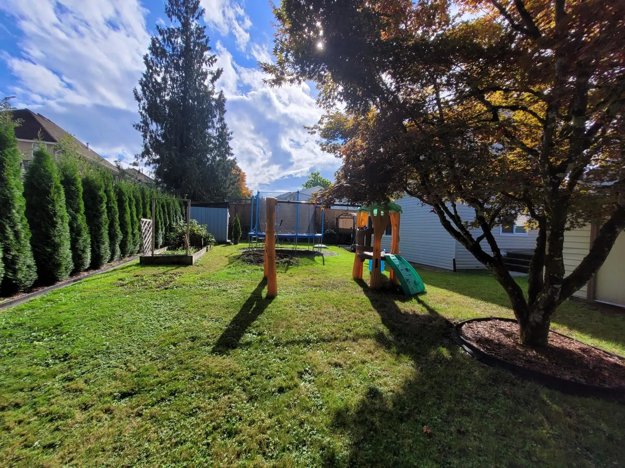 3712 Dunsmuir Way