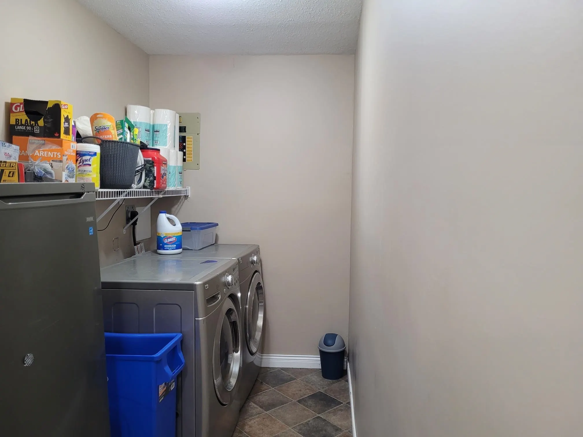 3712 Dunsmuir Way