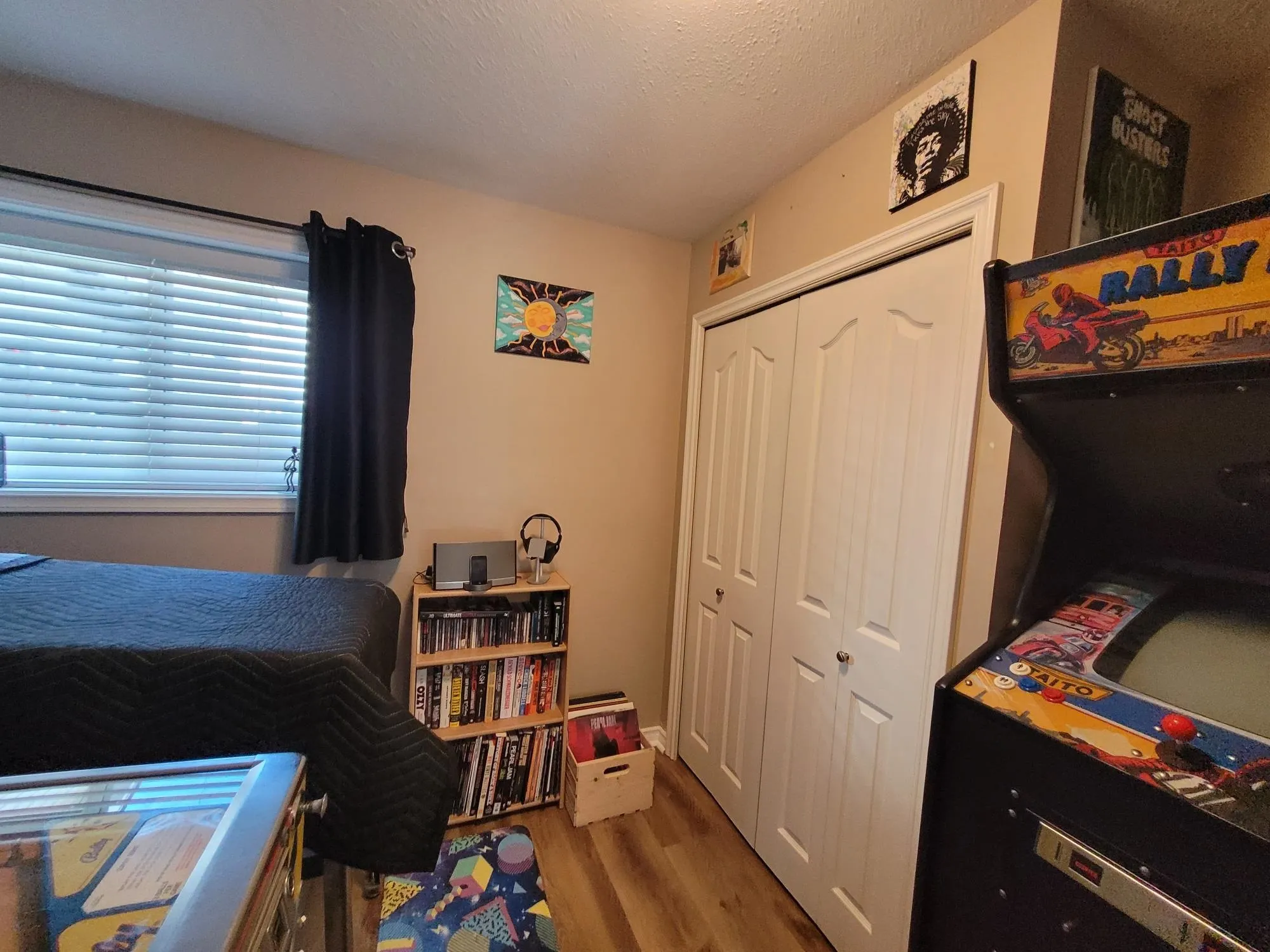 3712 Dunsmuir Way