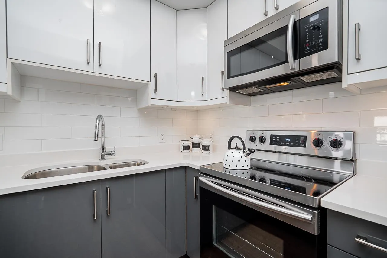 12 4033 Dominion Street
