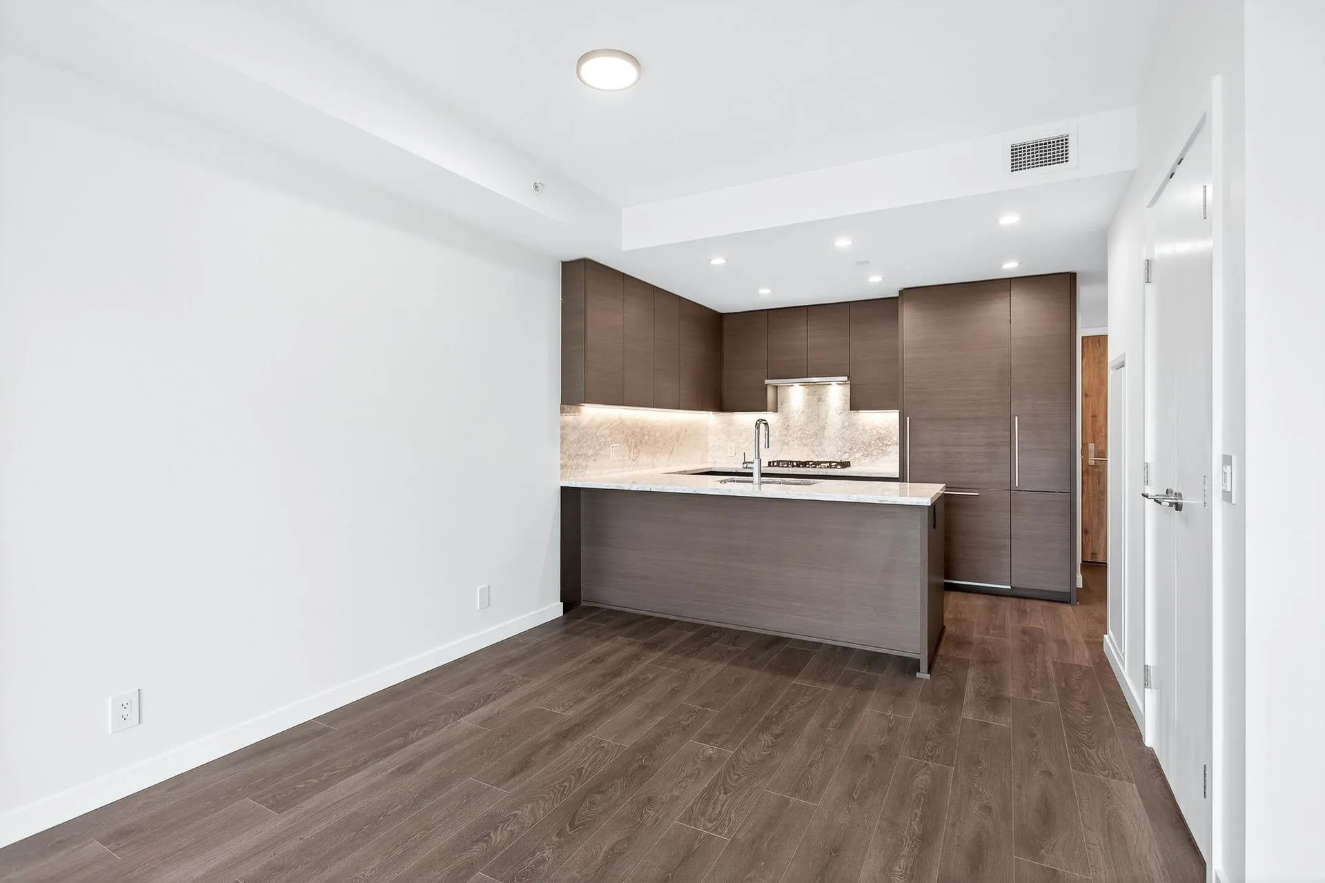 903 308 Morrissey Road