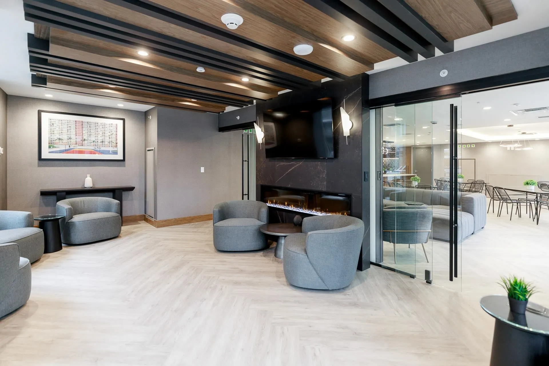 903 308 Morrissey Road