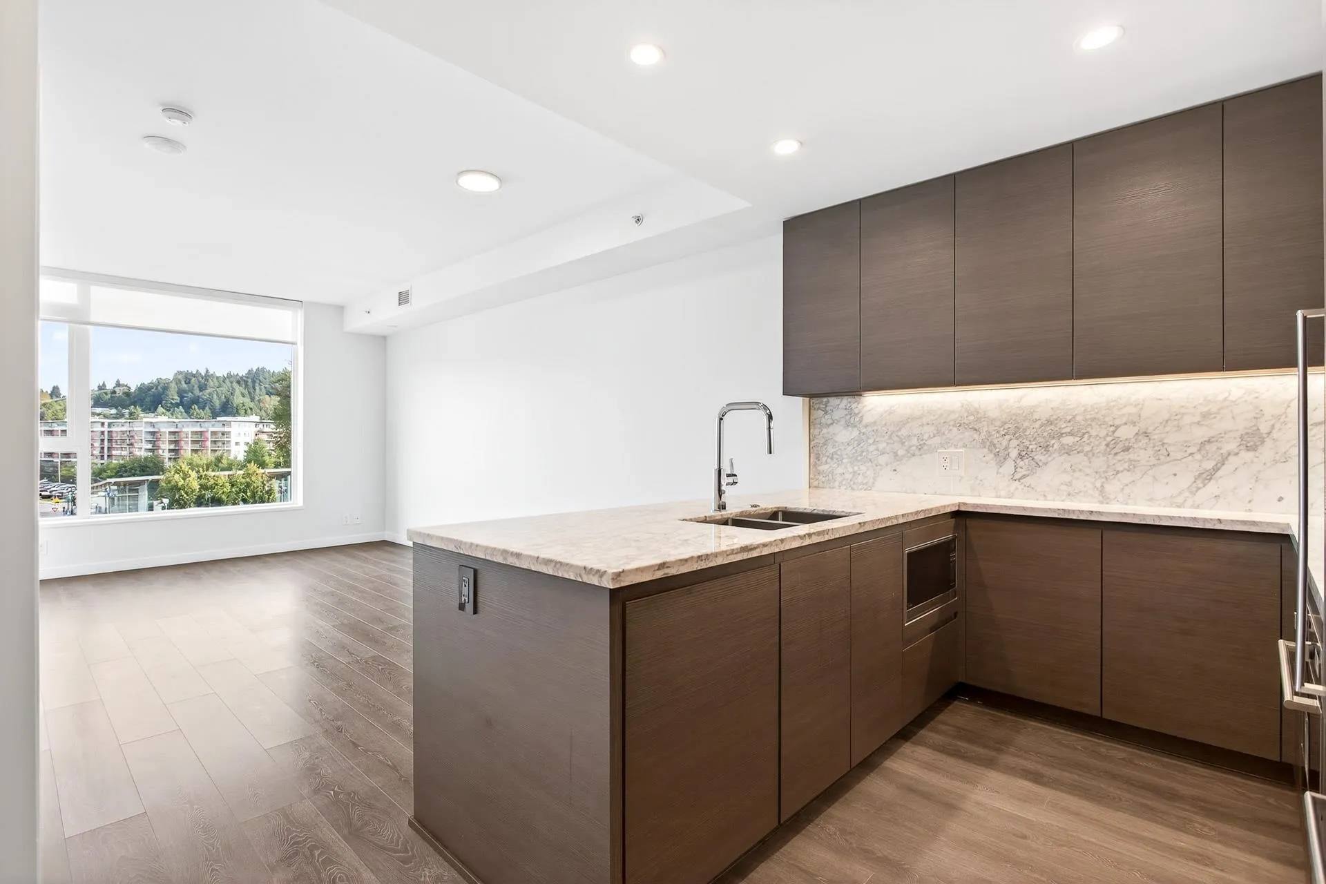 903 308 Morrissey Road