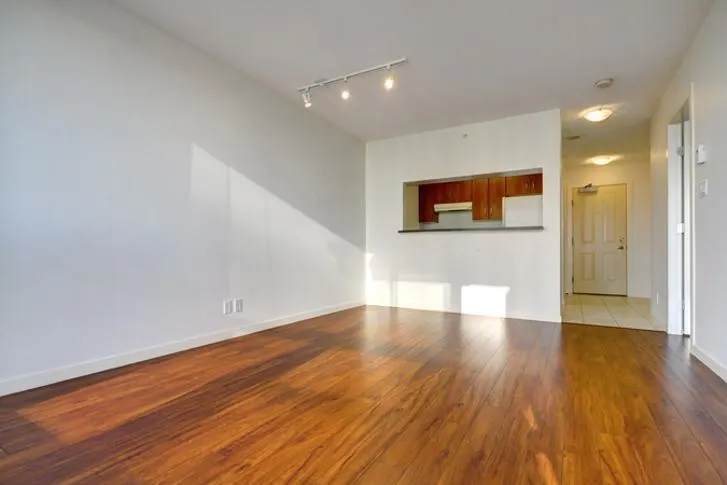 608 3663 Crowley Drive