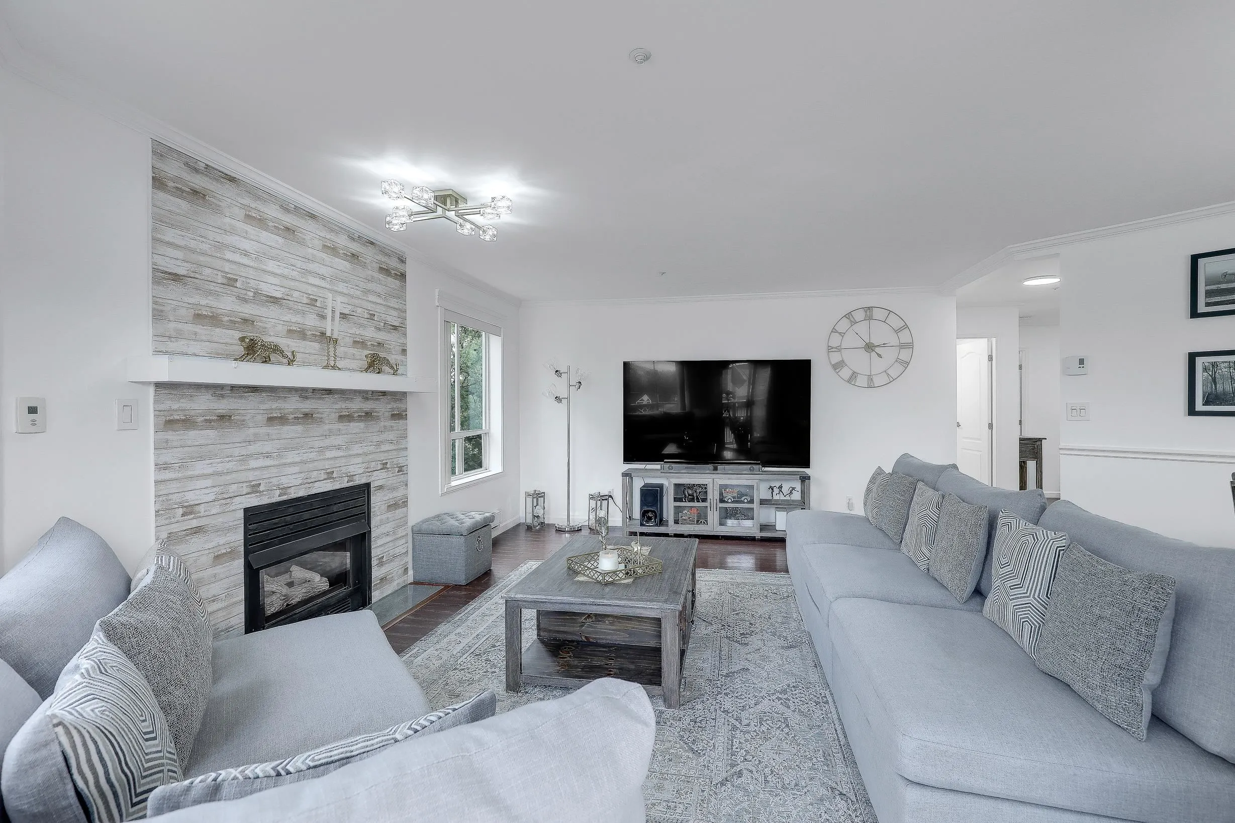 201 5450 208 Street