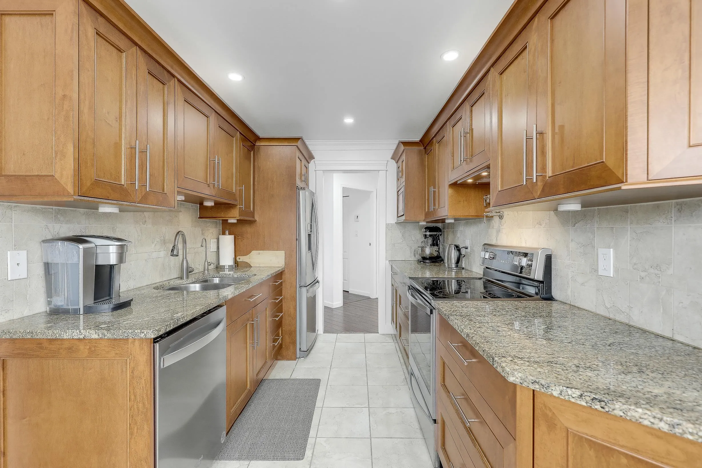 201 5450 208 Street