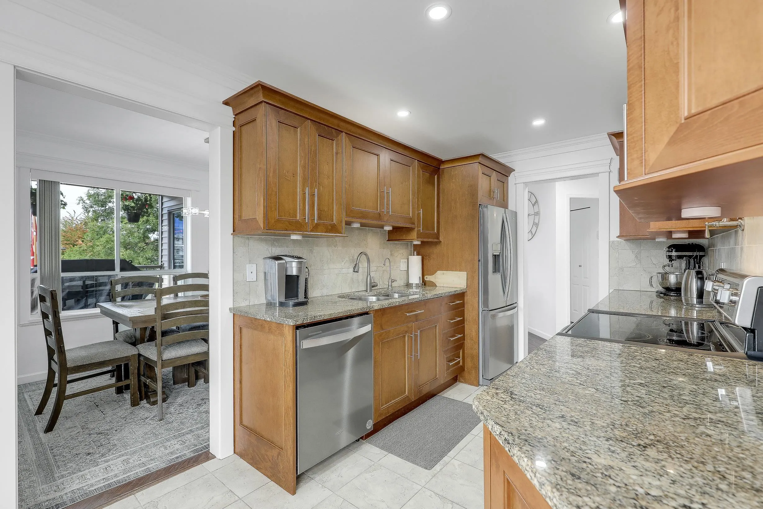 201 5450 208 Street