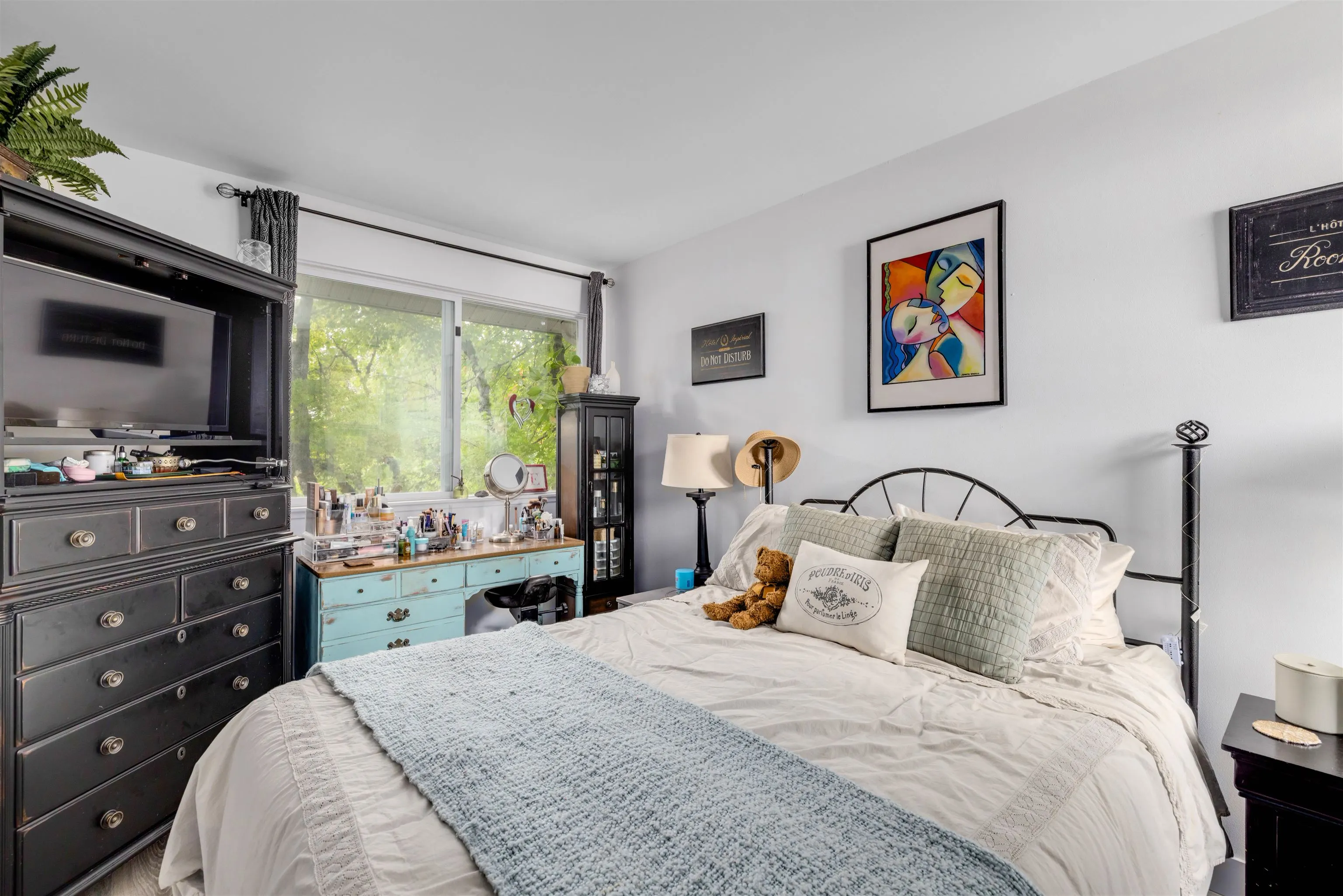 6211 W Greenside Drive