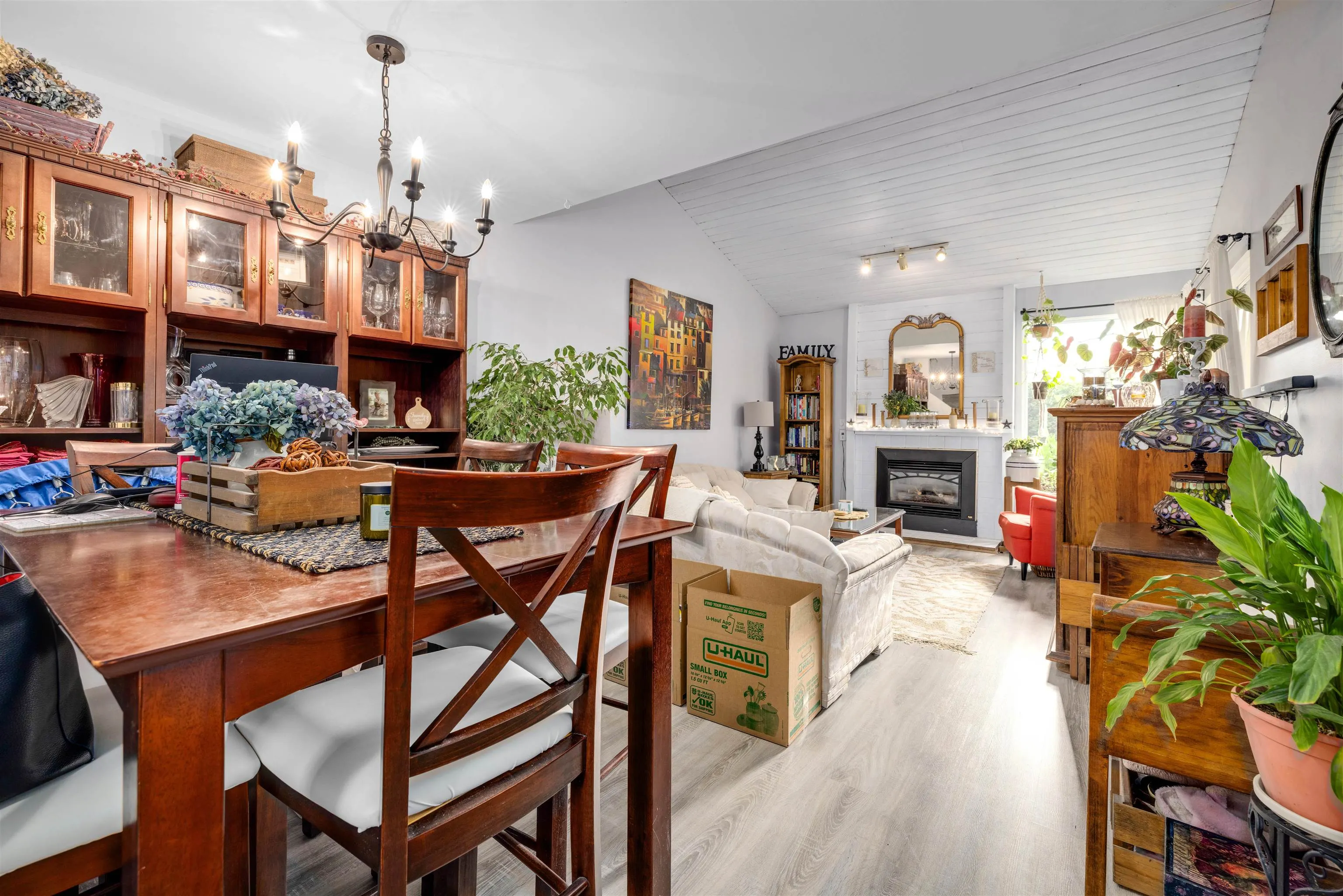 6211 W Greenside Drive