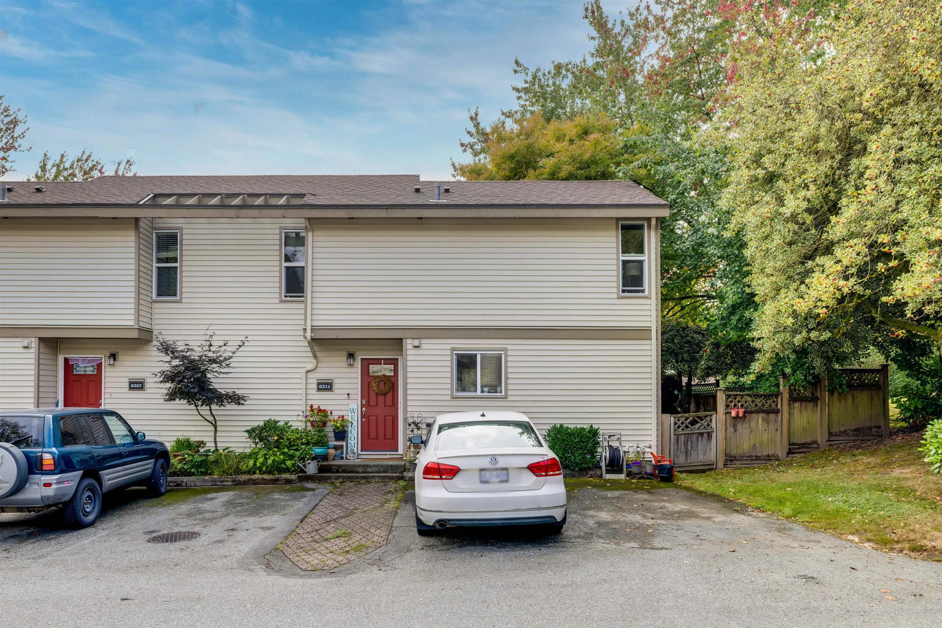 6211 W Greenside Drive