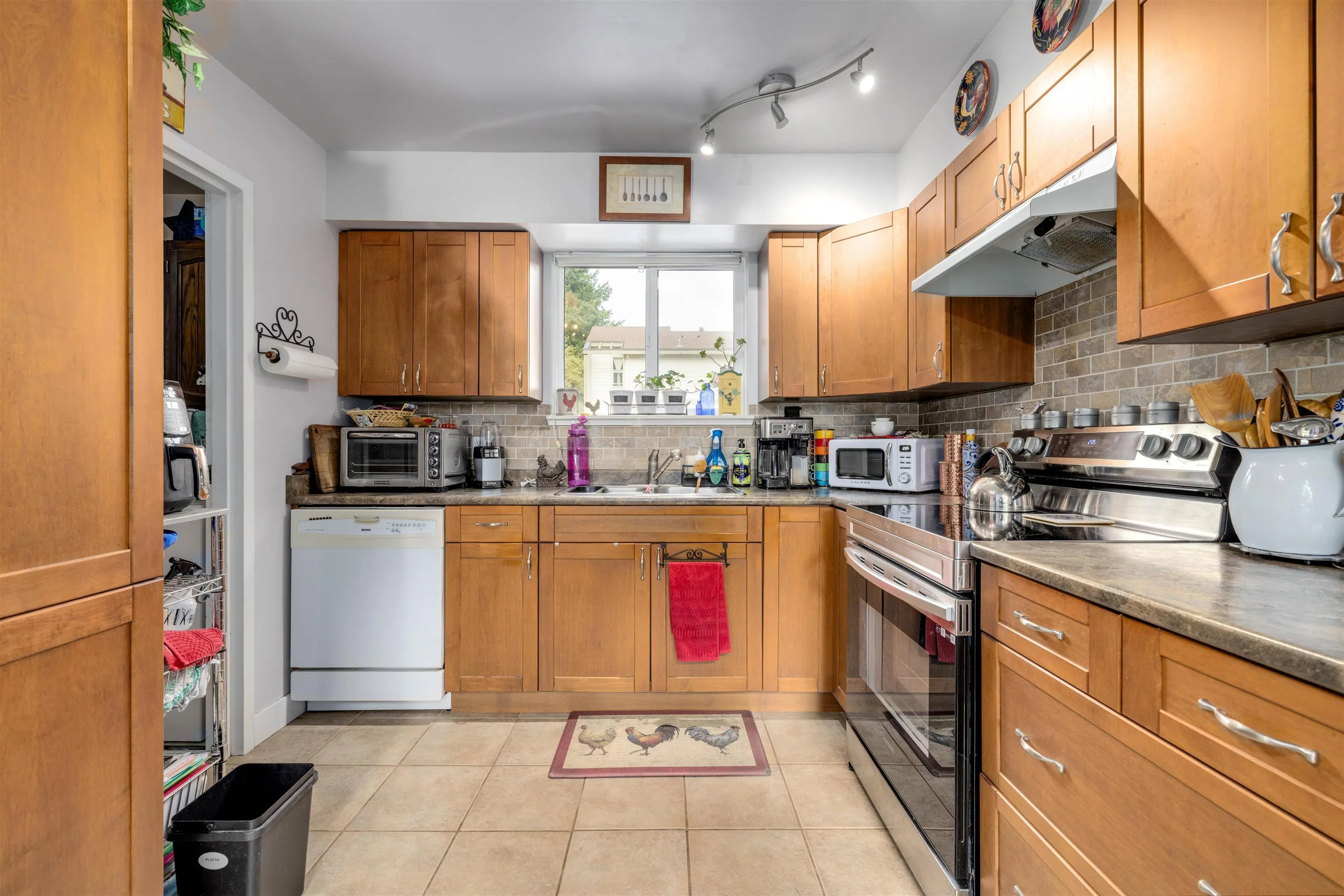 6211 W Greenside Drive