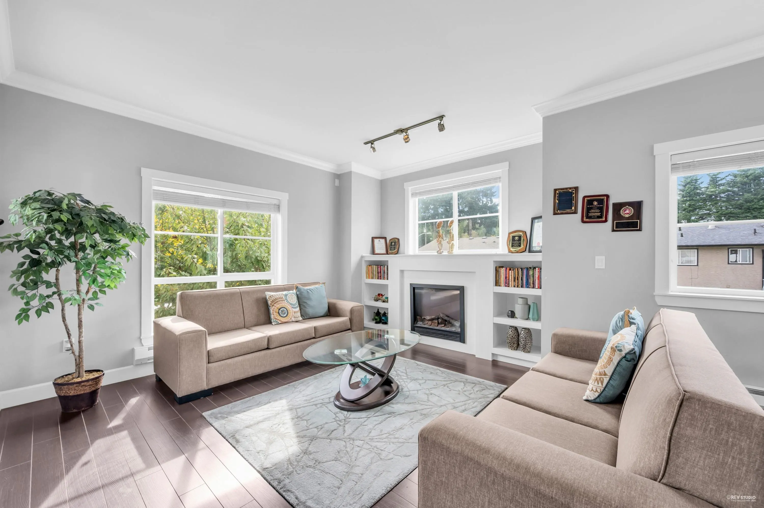 16 14320 103a Avenue